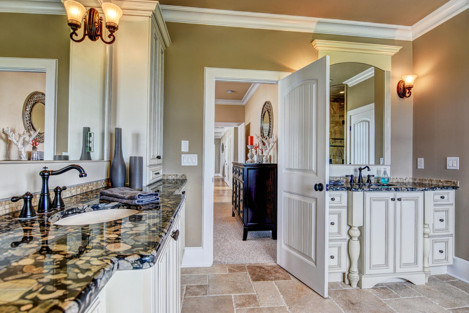 158 Beach Rd S Wilmington NC-large-018-26-Elegant Master Ensuite-1499x1000-72dpi.jpg