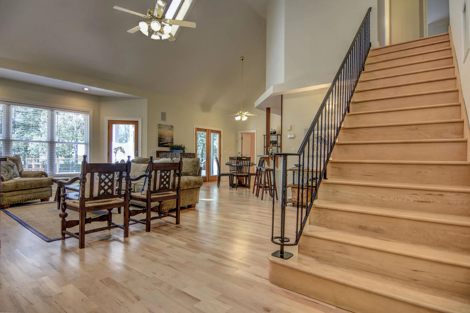 108 Edgewater Ln Wilmington NC-large-006-9-Living Room-1499x1000-72dpi.jpg