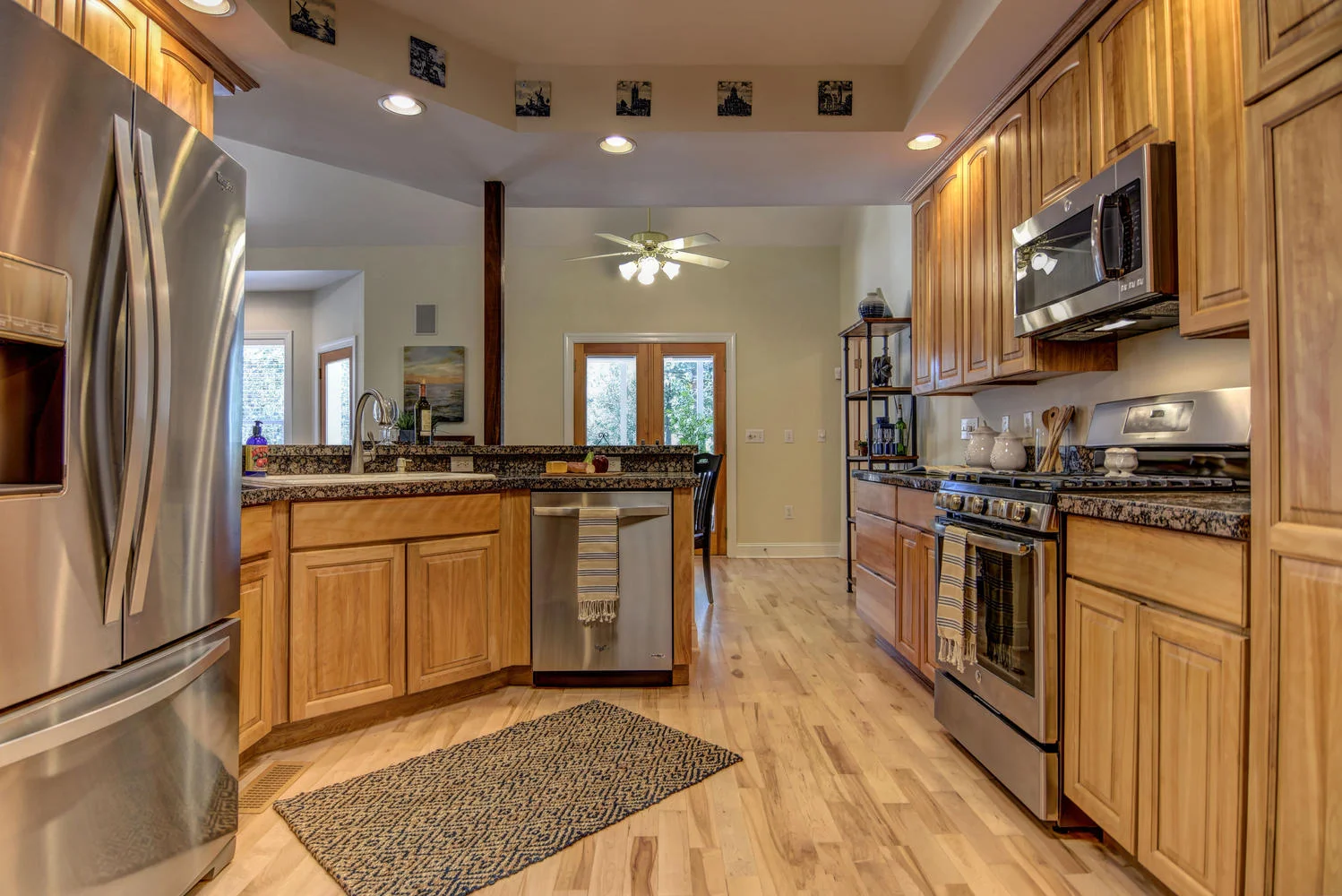 108 Edgewater Ln Wilmington NC-large-010-10-Kitchen-1499x1000-72dpi.jpg
