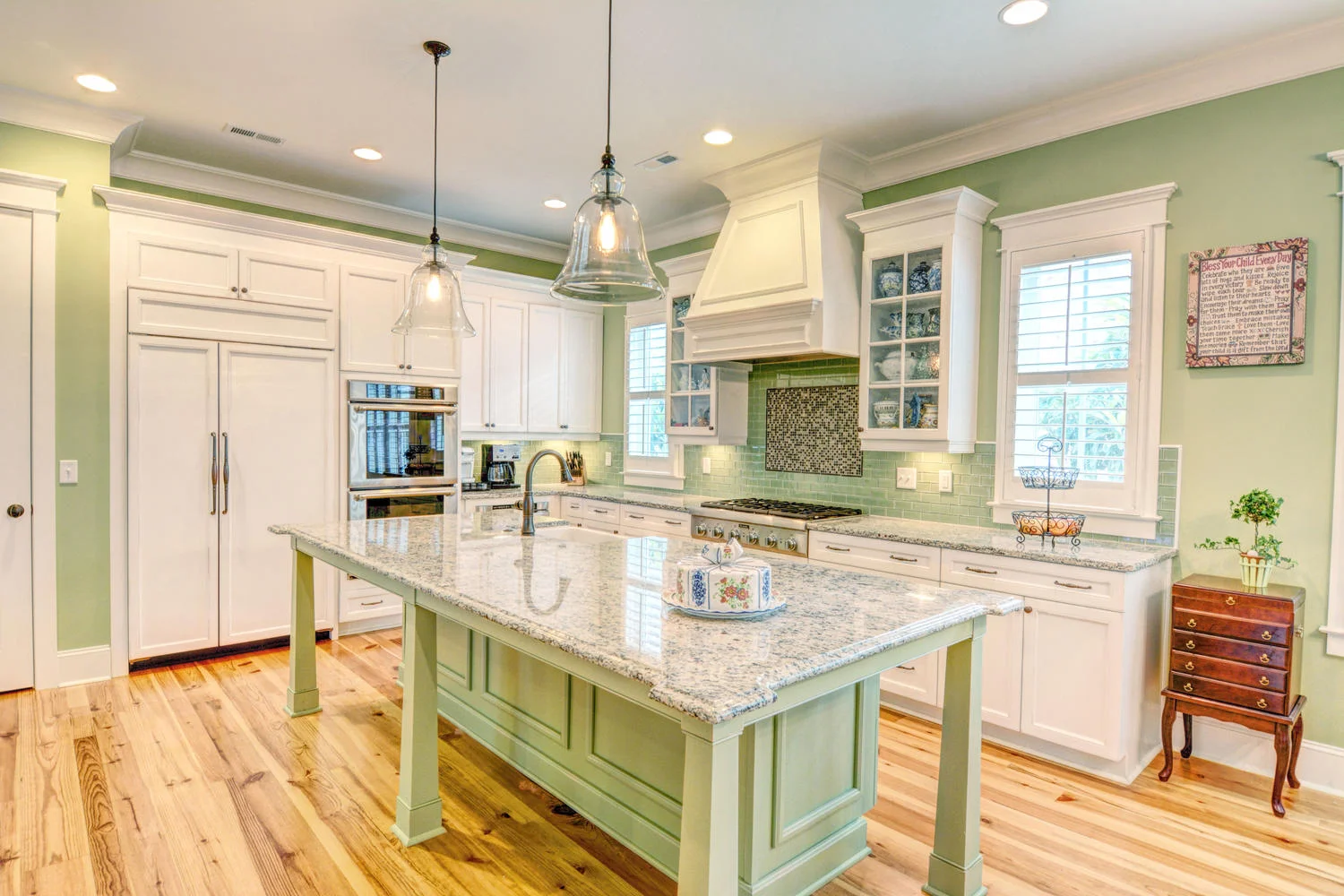 733 Susquehanna Ln Wilmington-large-008-22-Kitchen-1500x1000-72dpi.jpg