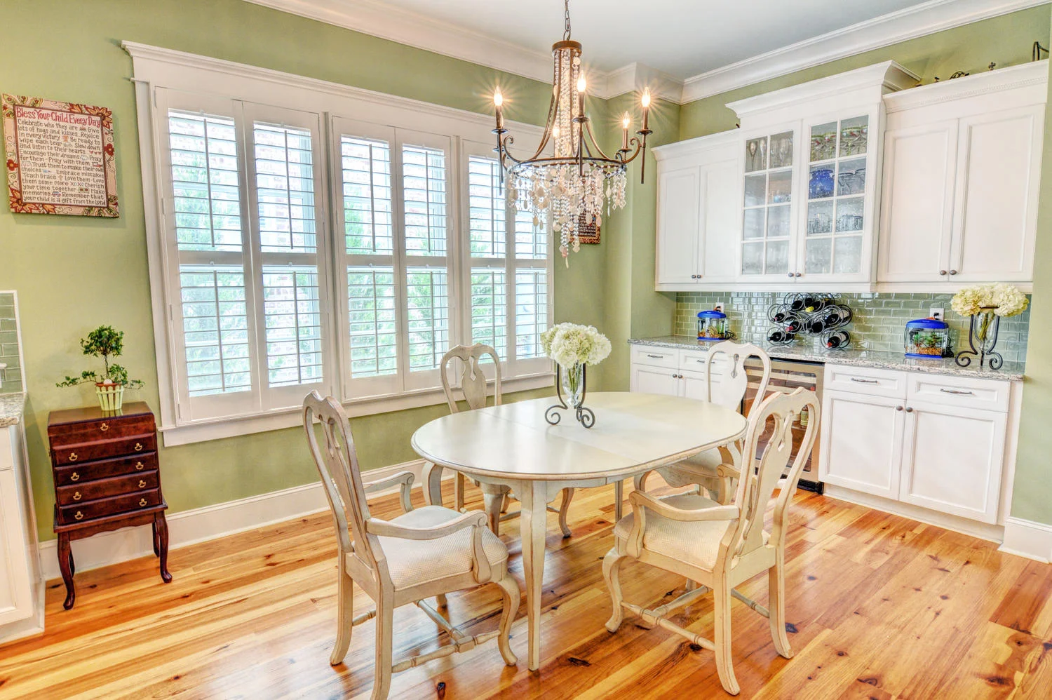 733 Susquehanna Ln Wilmington-large-010-25-Dining Area-1500x999-72dpi.jpg