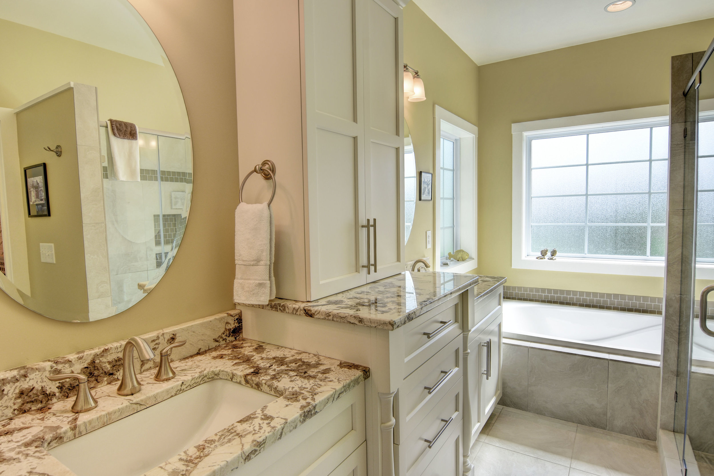 319 Hughes Cir Wilmington NC-print-017-6-Master Bath-4200x2803-300dpi.jpg