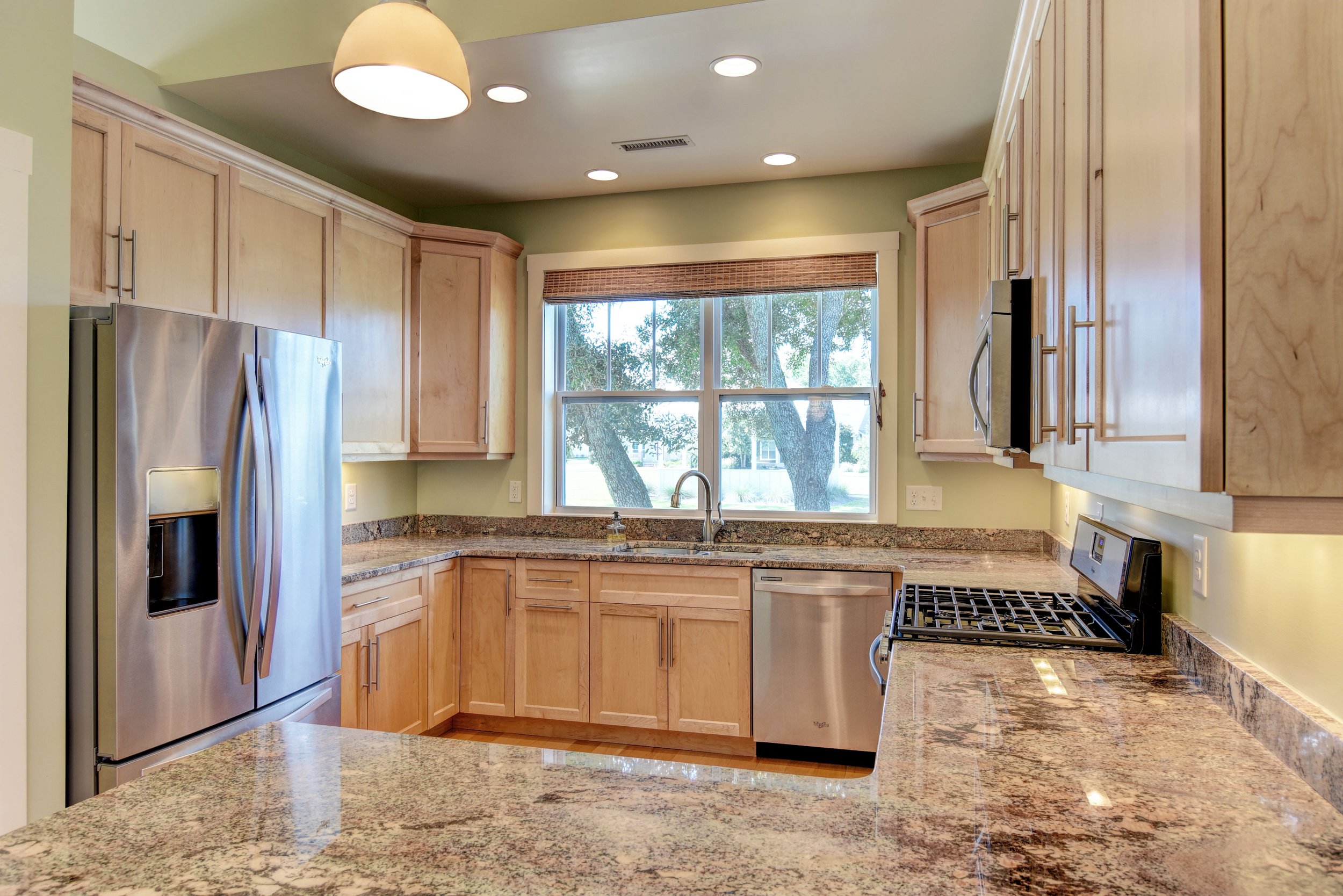 319 Hughes Cir Wilmington NC-print-012-17-Kitchen-4200x2803-300dpi.jpg