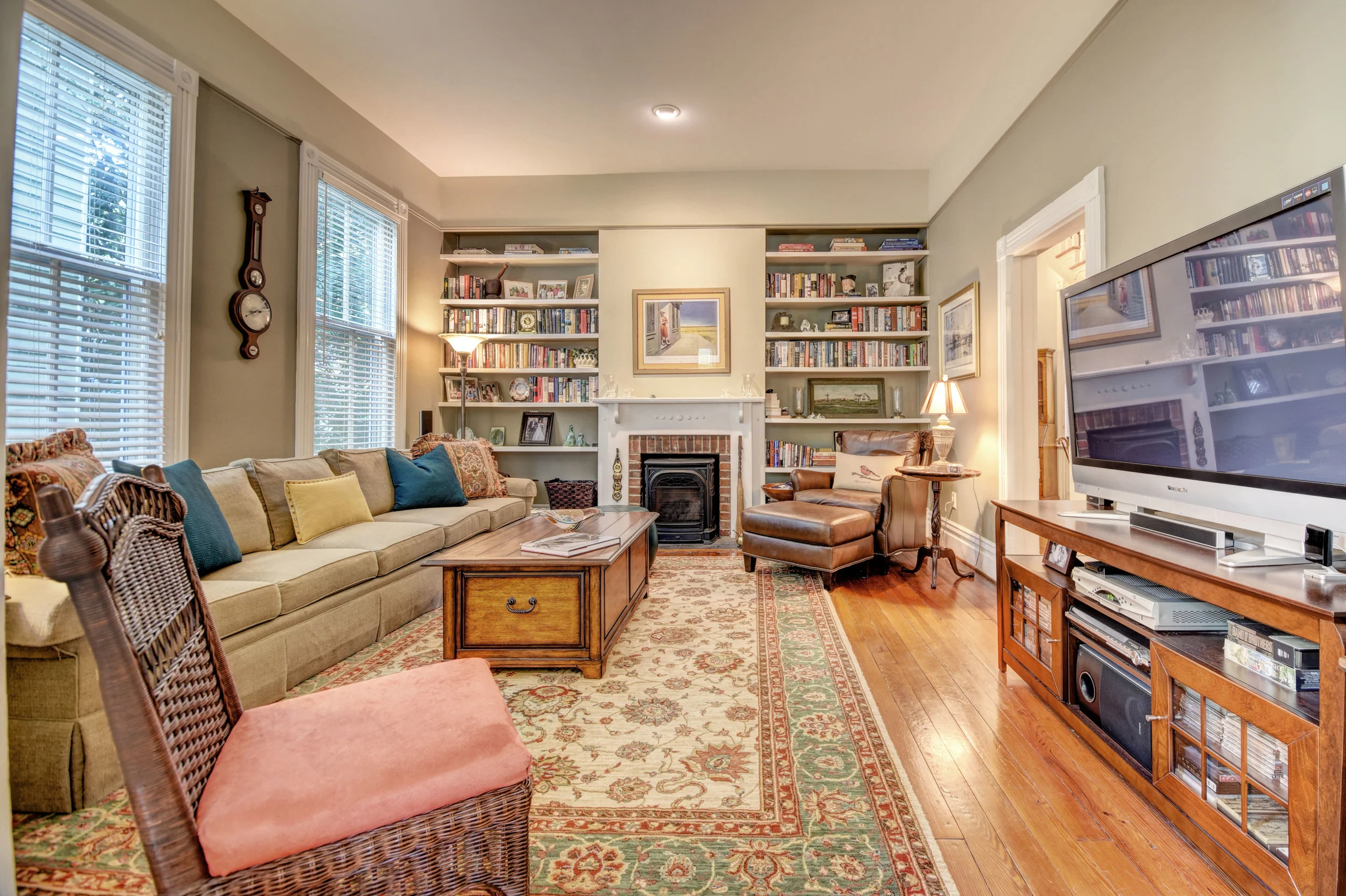 605 Dock St Wilmington NC-print-011-17-Family Room-4200x2798-300dpi.jpg