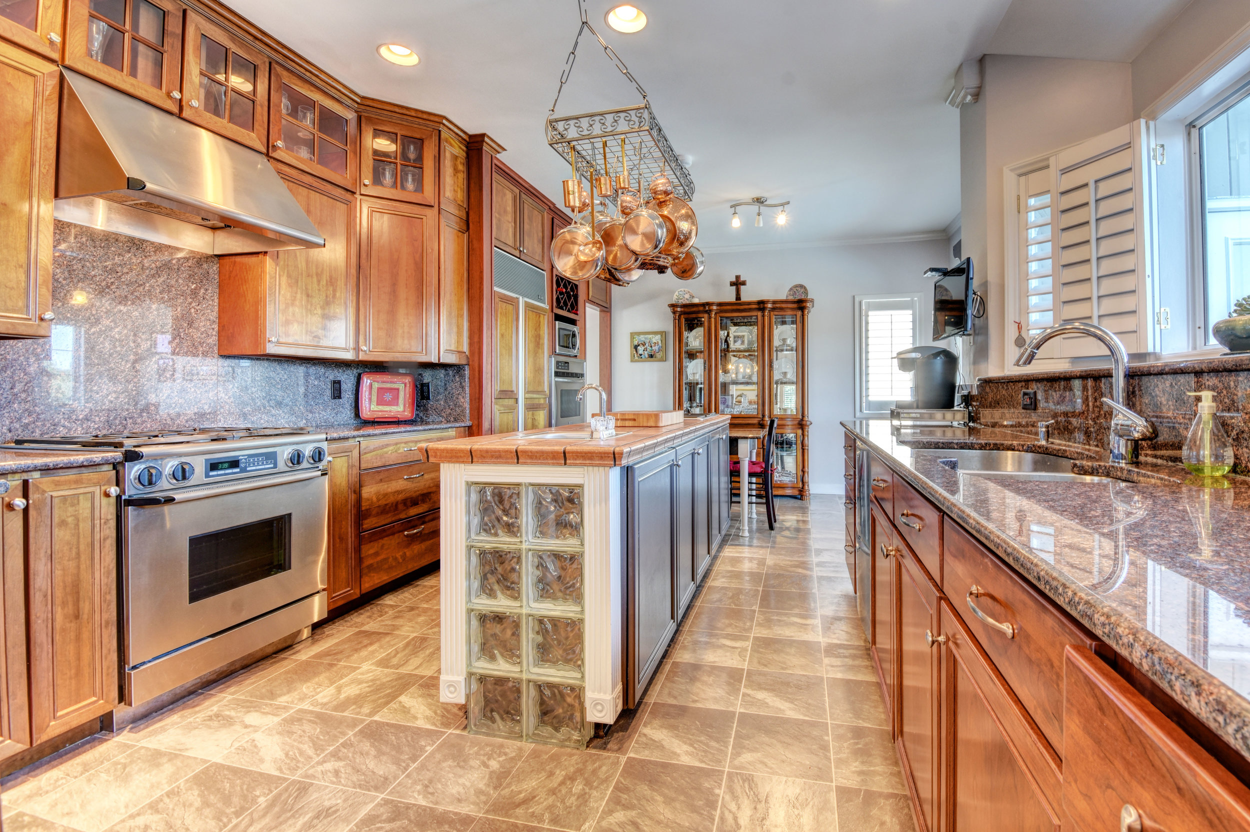 842 Shinn Point Rd Wilmington-print-029-77-Kitchen-4200x2796-300dpi.jpg