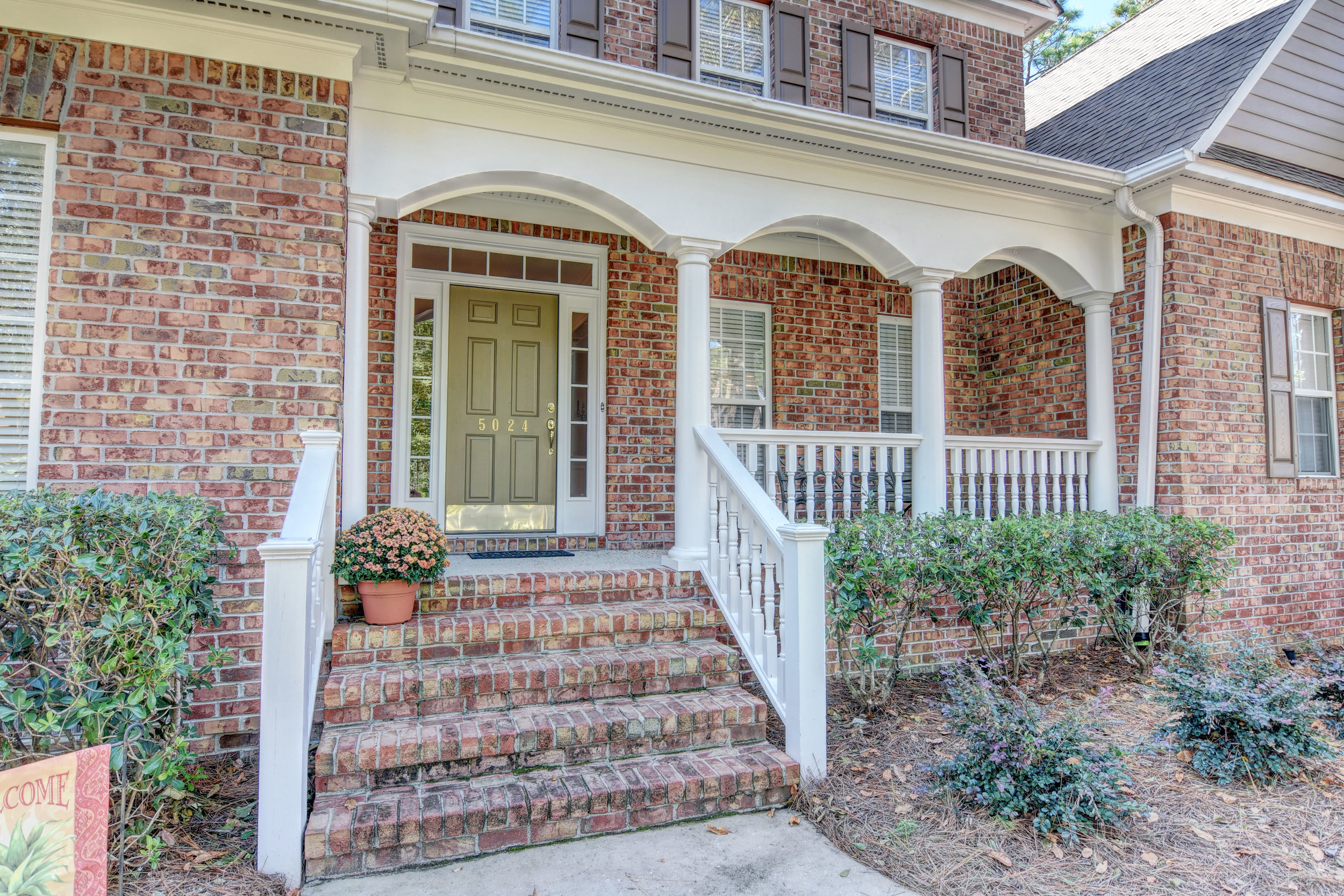 5024 Crown Point Ln Wilmington-print-003-12-Front Porch-4200x2802-300dpi.jpg