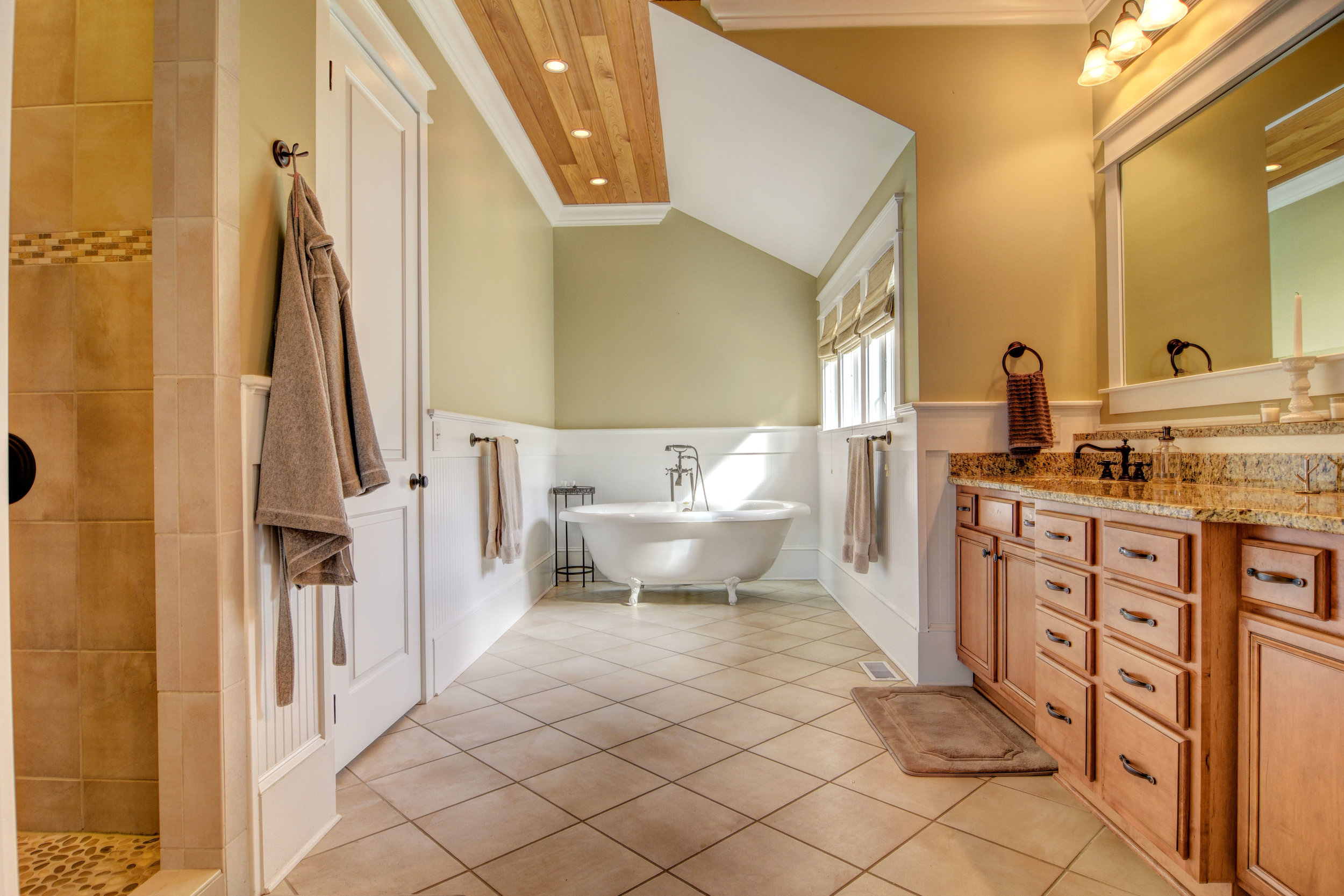 1037 Anchors Bend Way-print-017-4-Master Bath-4200x2799-300dpi.jpg