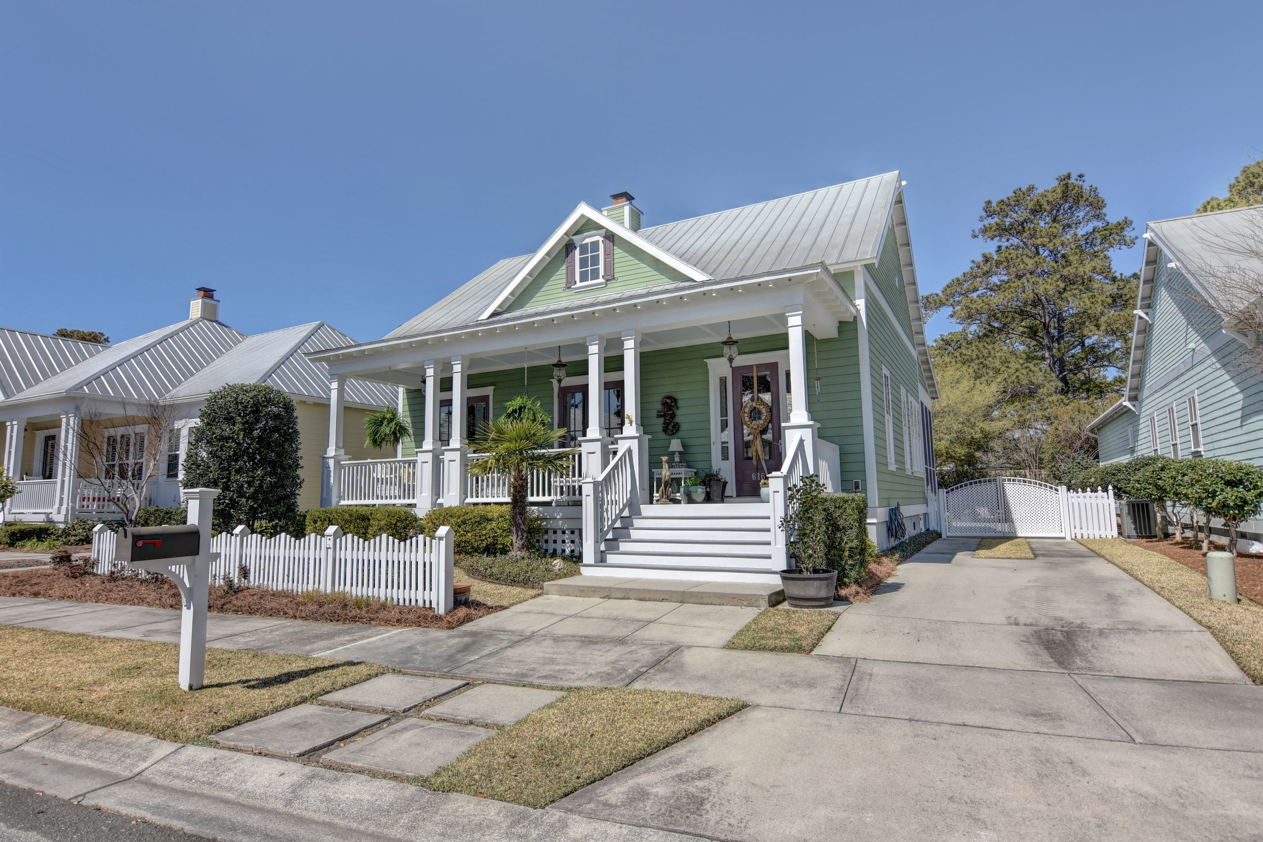 616 Woodland Forest Ct-print-003-35-Lovely Rocking Chair Front-4200x2802-300dpi.jpg