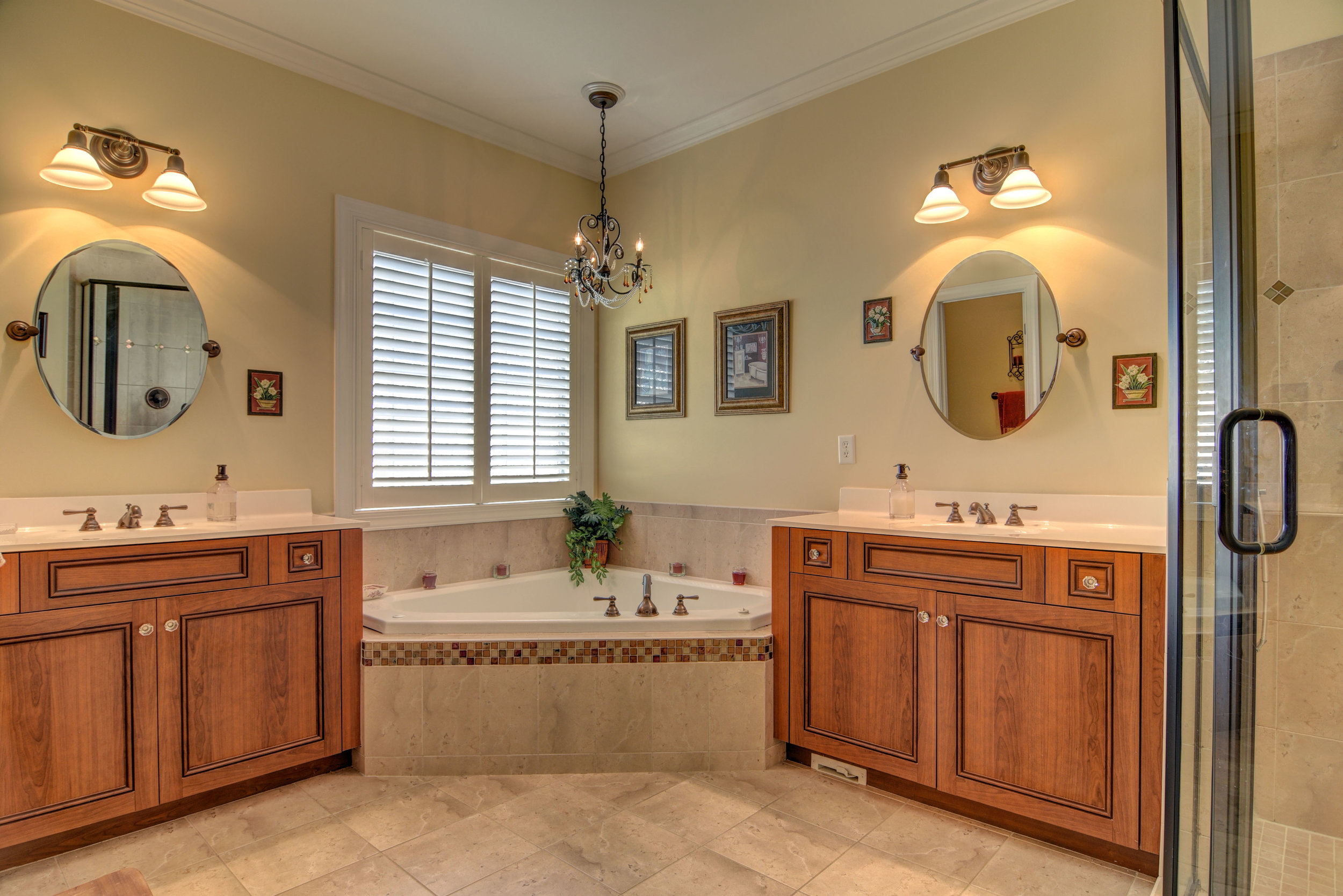 2114 Bay Colony Ln Wilmington-print-016-12-Master Bathroom-4200x2803-300dpi.jpg