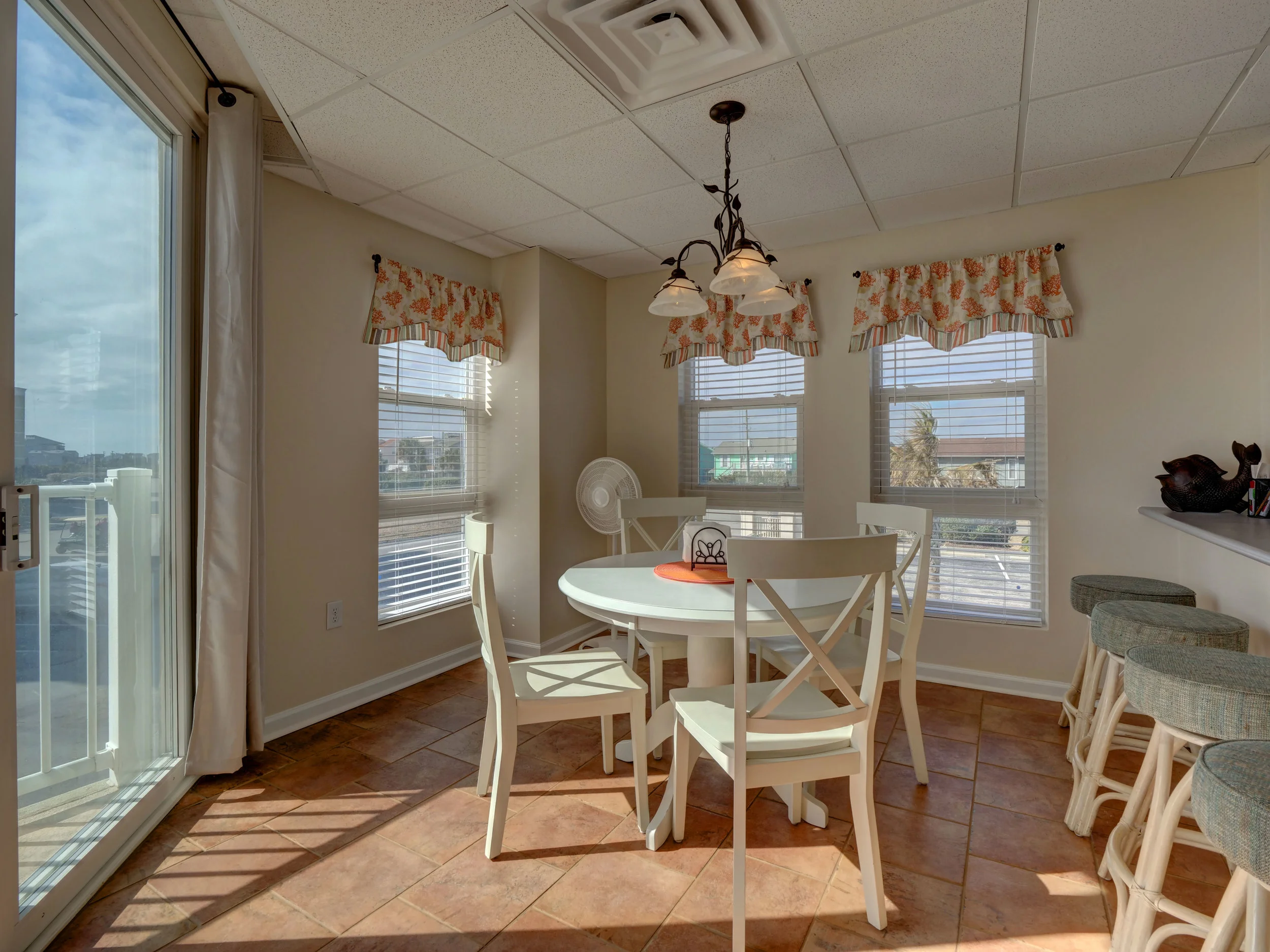 2000 New River Inlet Rd Unit-print-007-11-P1322403 4 5 6 7 8 9-4200x3150-300dpi.jpg