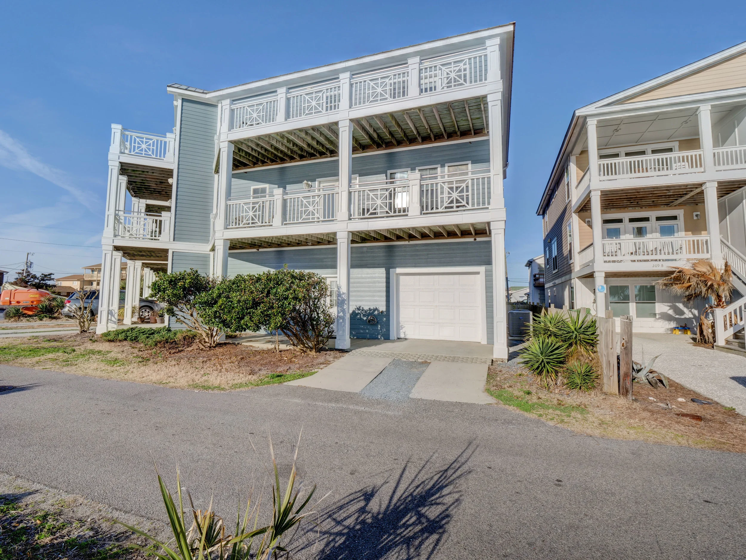 202 N Fort Fisher Blvd Unit 8-print-042-21-Welcome to your Beach Retreat-3707x2782-300dpi.jpg