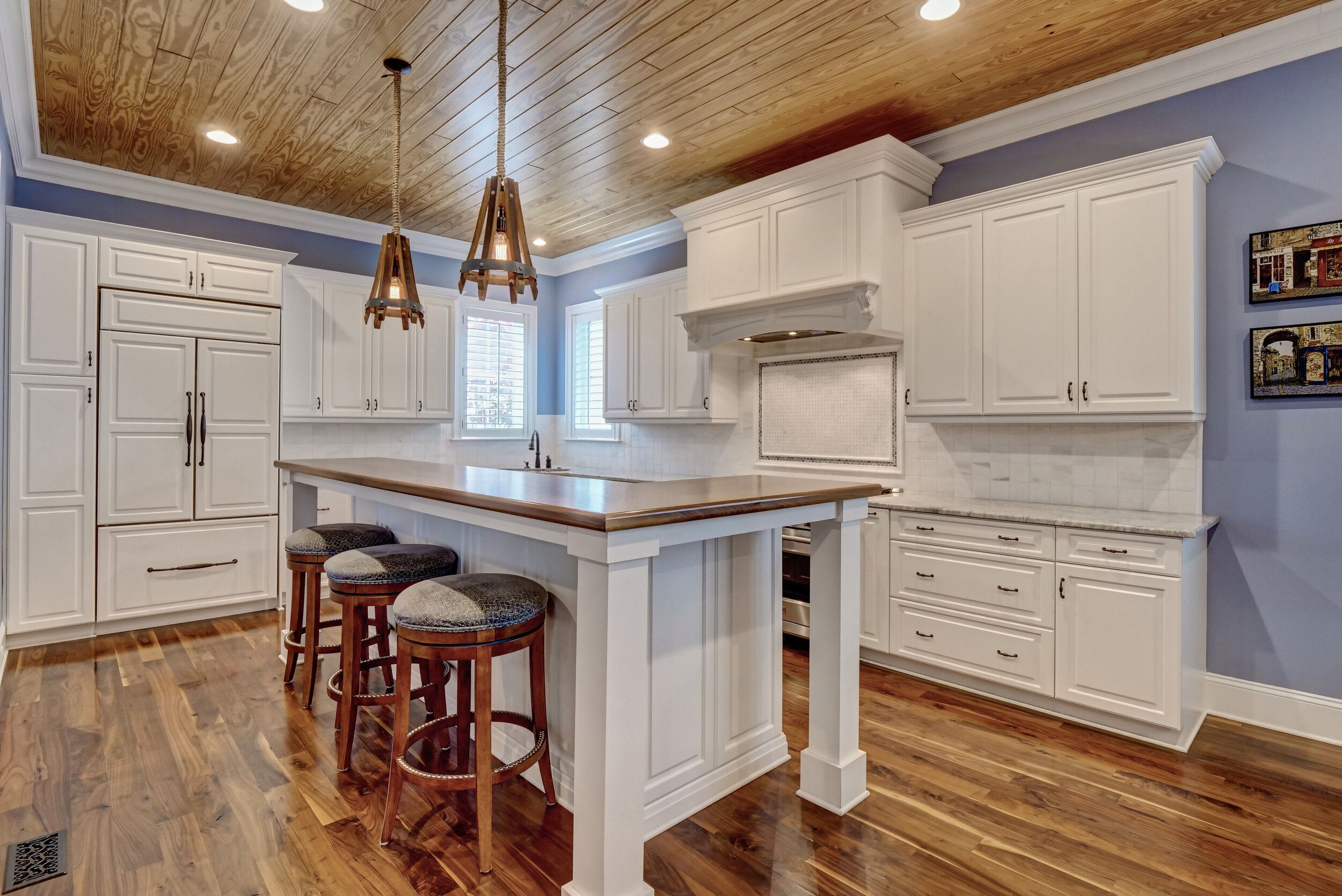 900 Striking Island Dr-print-017-024-Kitchen Island-3710x2478-300dpi.jpg