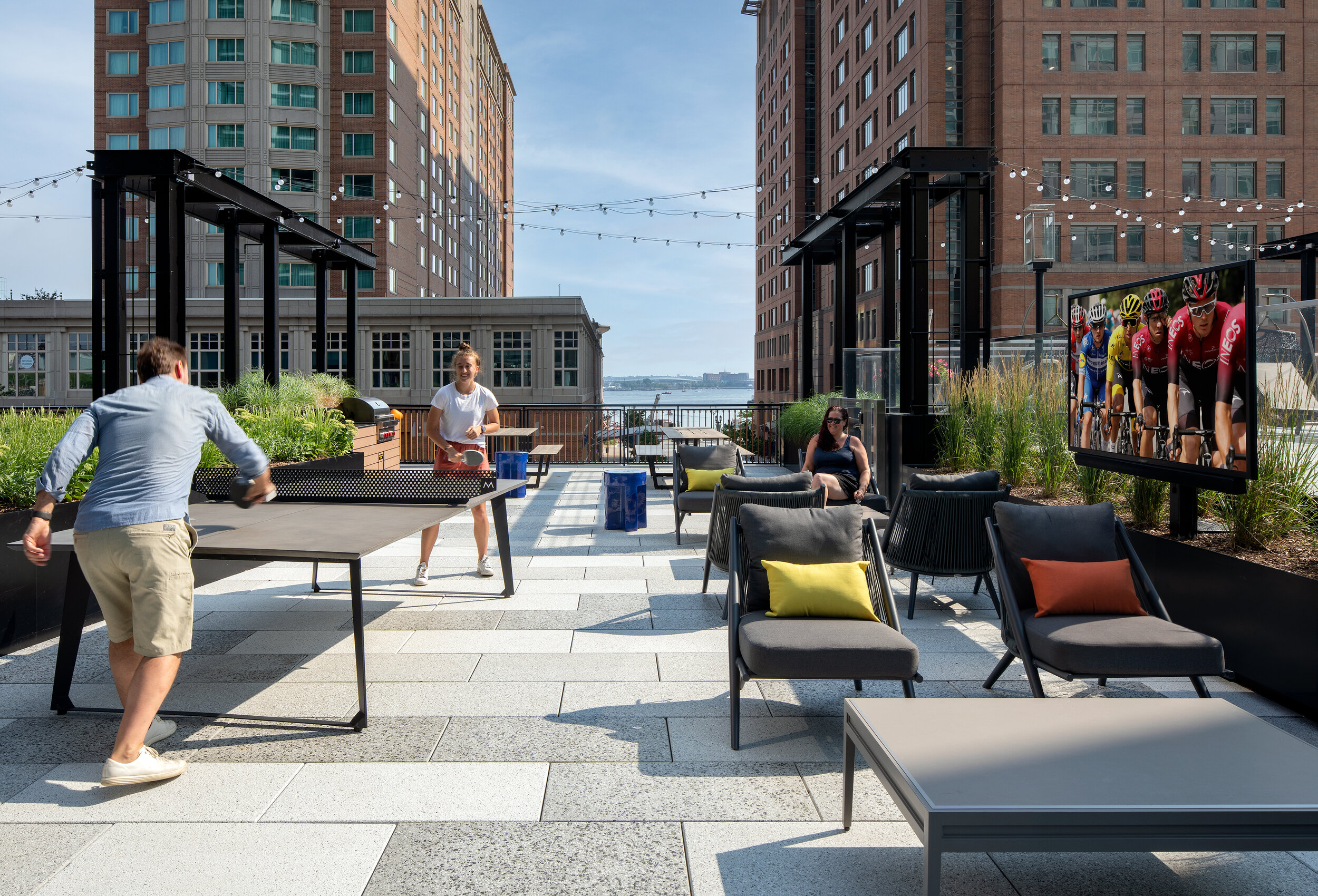  Outdoor table tennis and group seating at Gables Seaport Amenity Terrace (Photo by Ed Wonsek) 