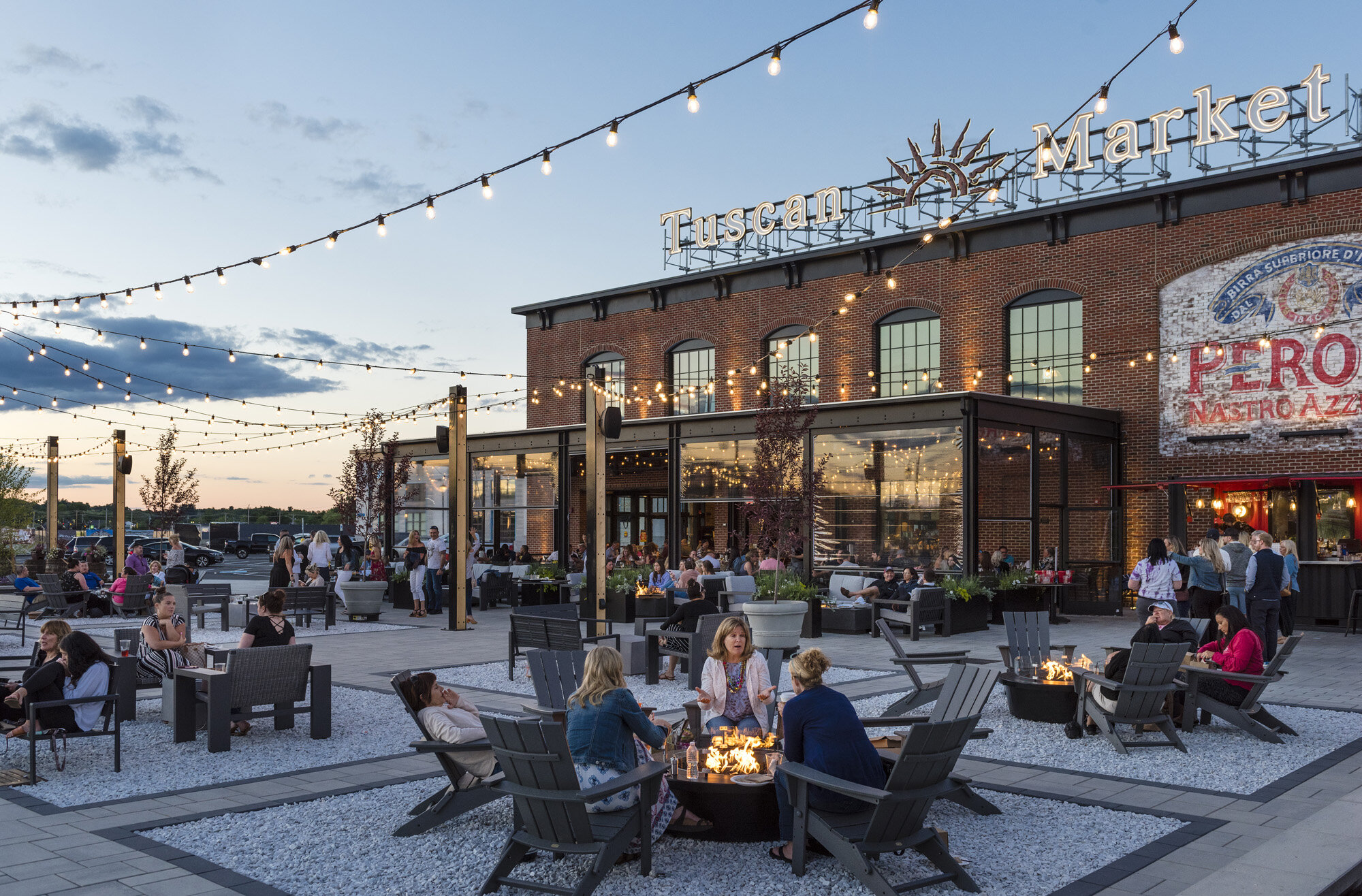  Tuscan Market Plaza and Outdoor Dining at Tuscan Village (Photo by Anton Grassl) 