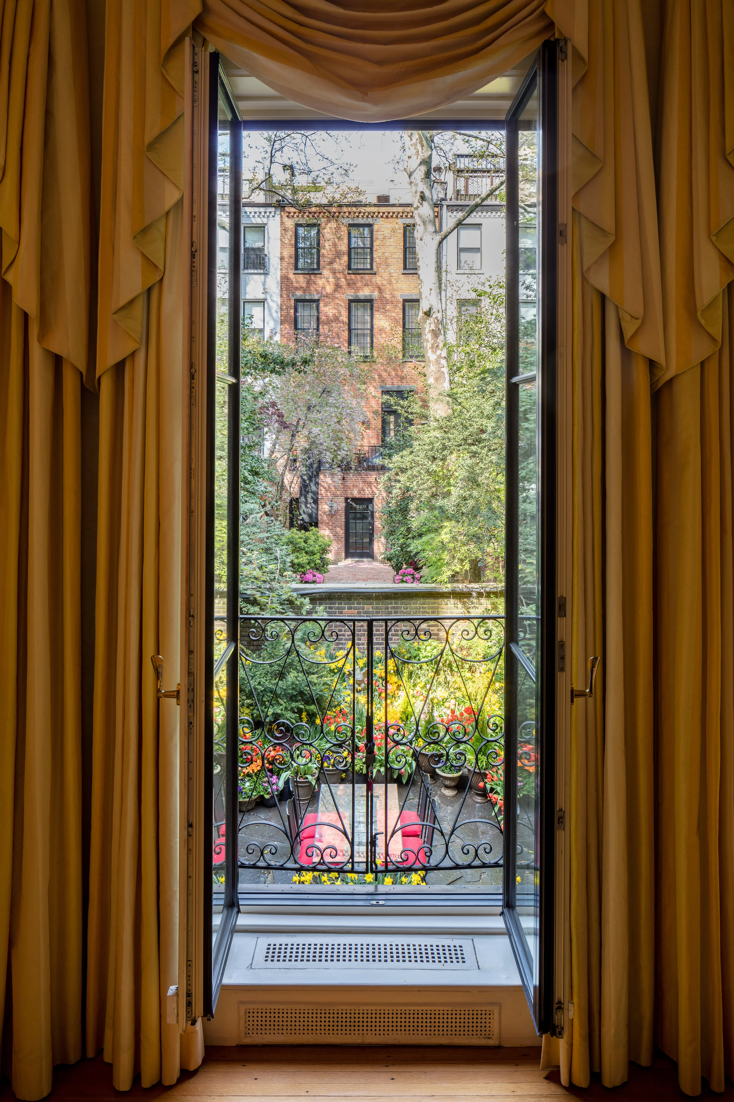 Exclusive 237 East 61st_MG_1085.jpg