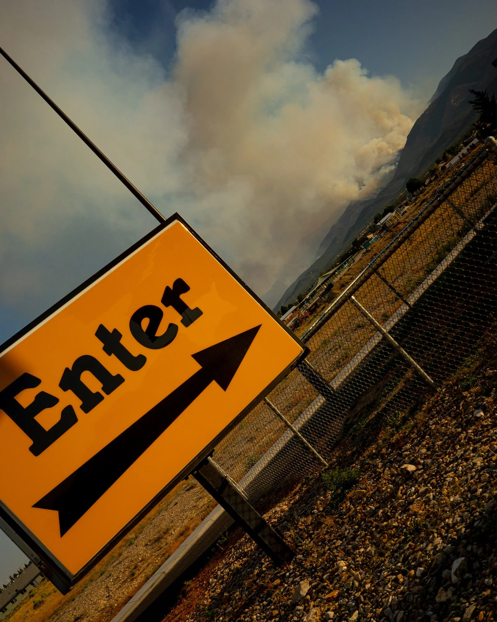 We passed through Ely, Nevada when we were driving home from San Francisco. It was on fire and at near 0% containment on August 3rd. I read on the news that 100 personnel were on the scene. Helicopters were scooping water from a nearby lake and kids 