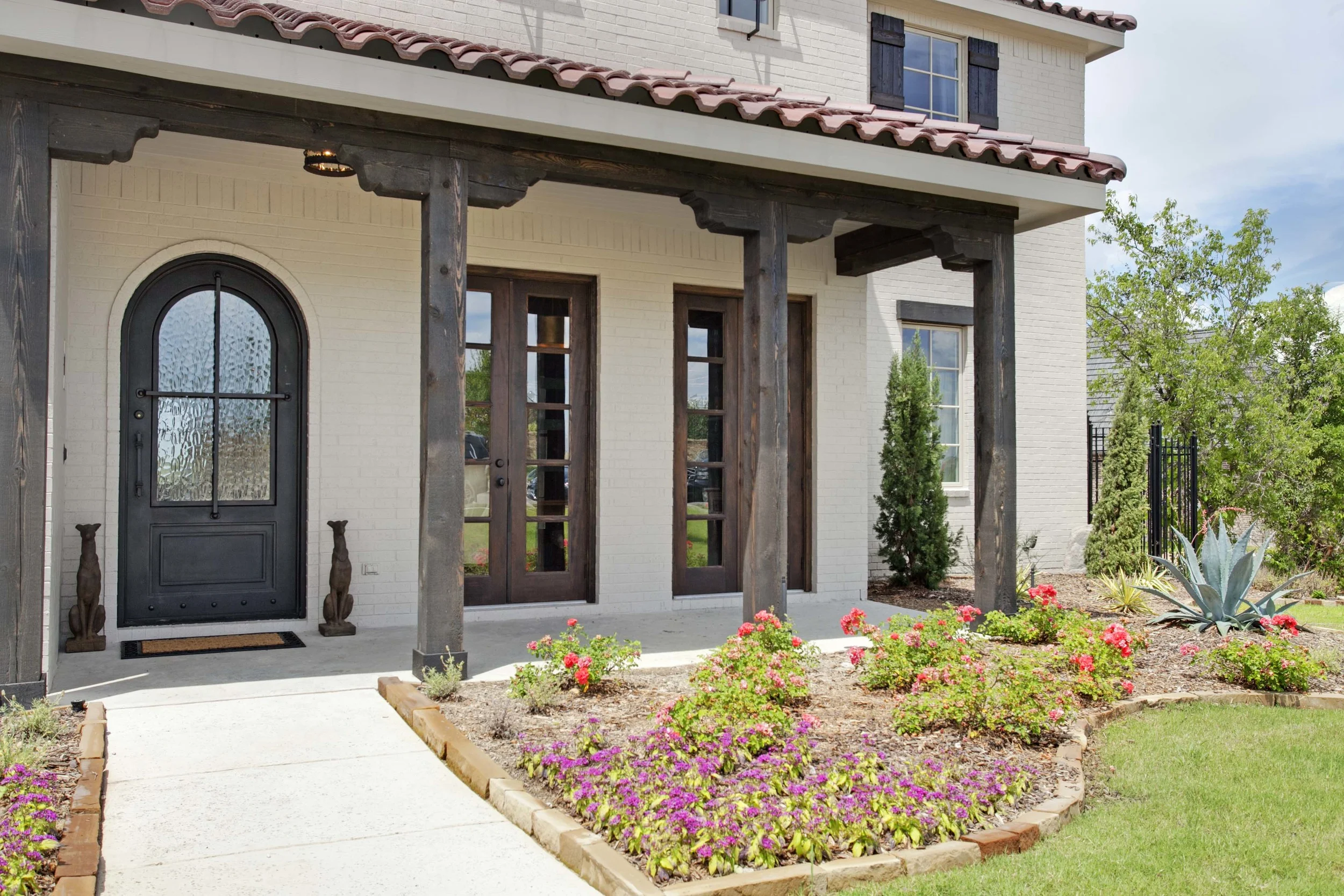 08 exterior.jpg