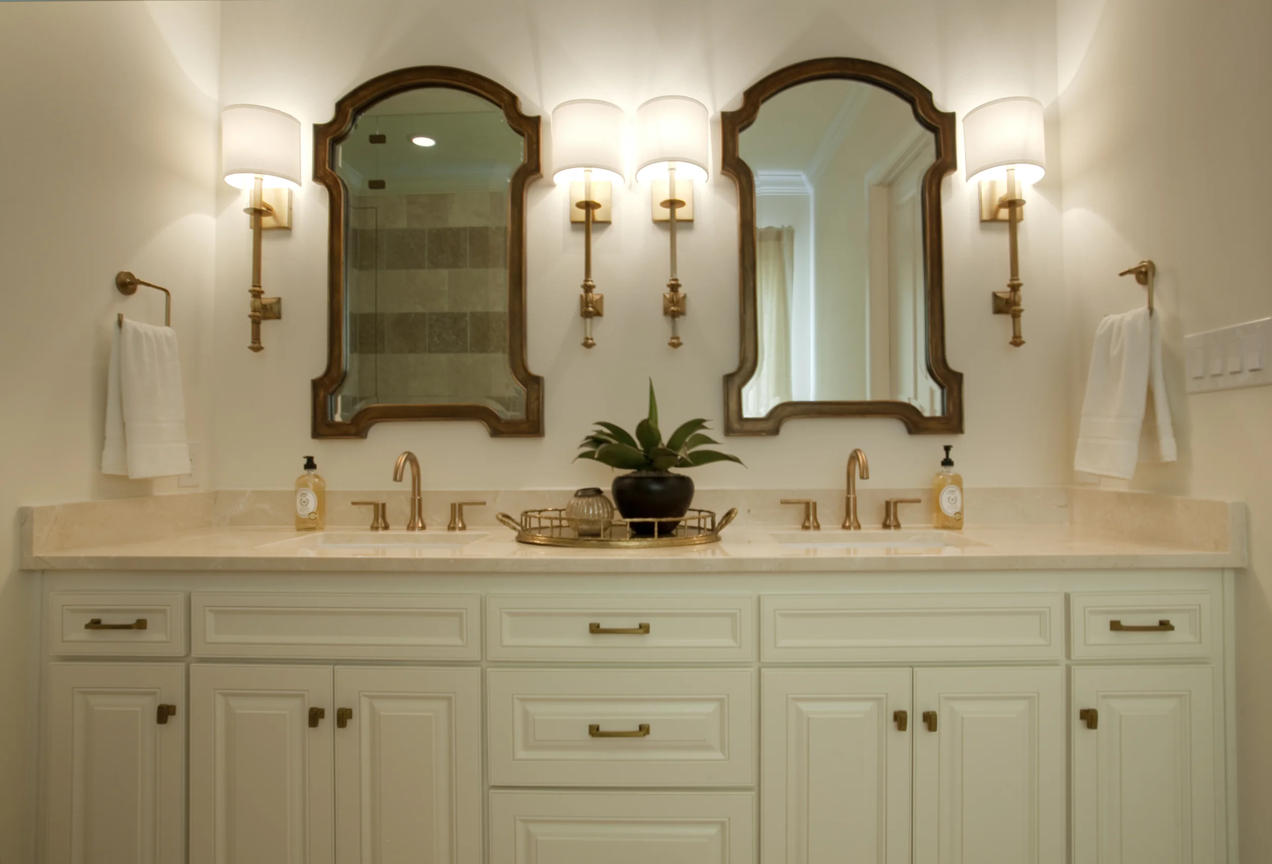 46 master bath.jpg