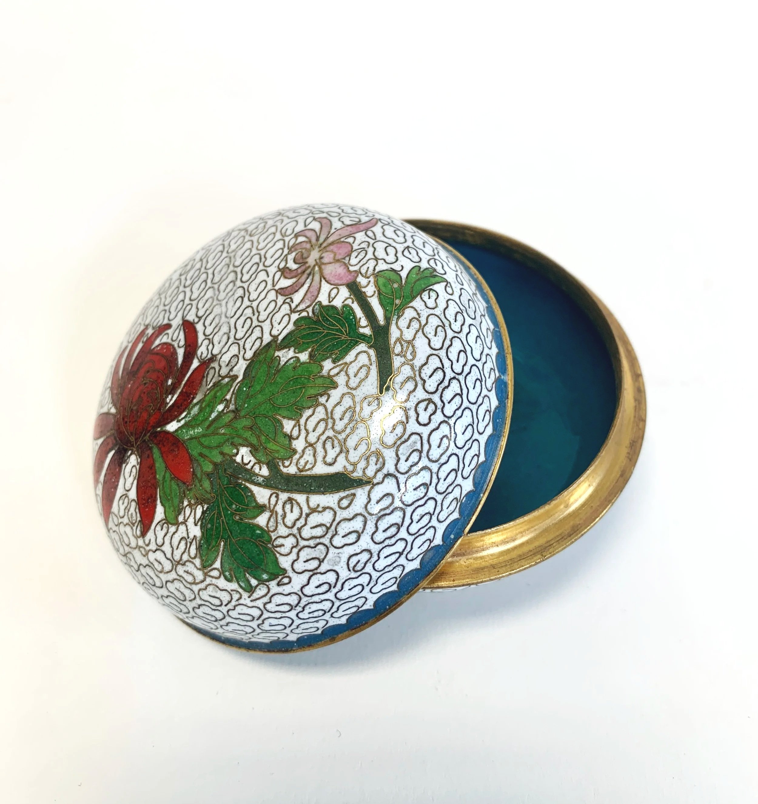 Vintage+Chinese+Cloisonne+Enamelled+Floral+Lidded+Trinket+Box%2C+3+%C3%97+3+%C3%97+1+%C2%BD++in.%2C+%2475+%28Jones+March+2026+Invoice+001599+Lot+146%29.jpg