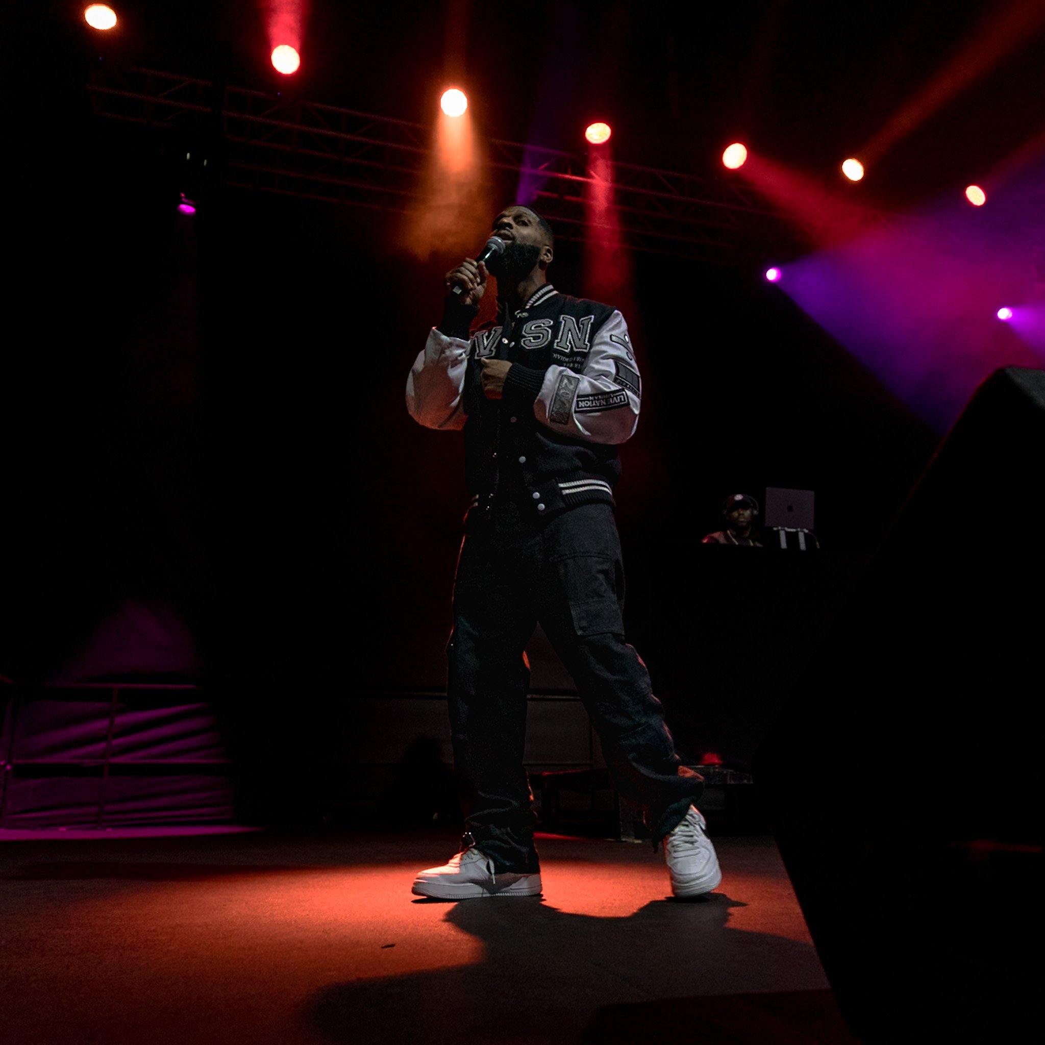 DVSN.