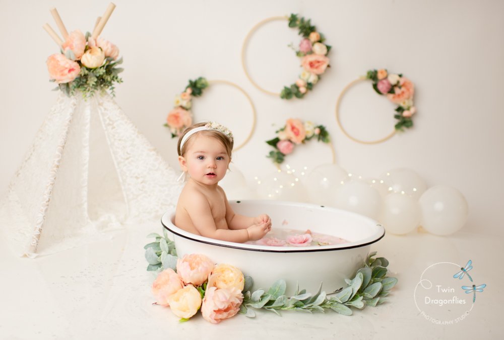 cake-smash-milk-bath-baby-photography-101.jpg