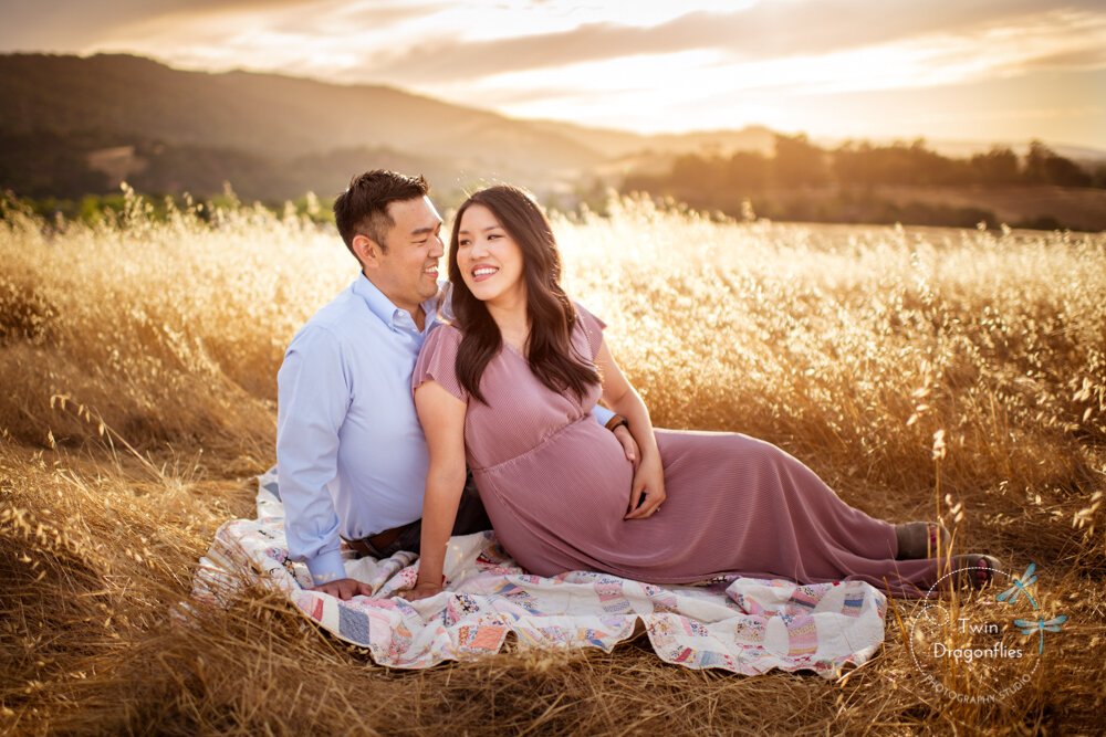 golden hour maternity session in Los Altos, Bay Area