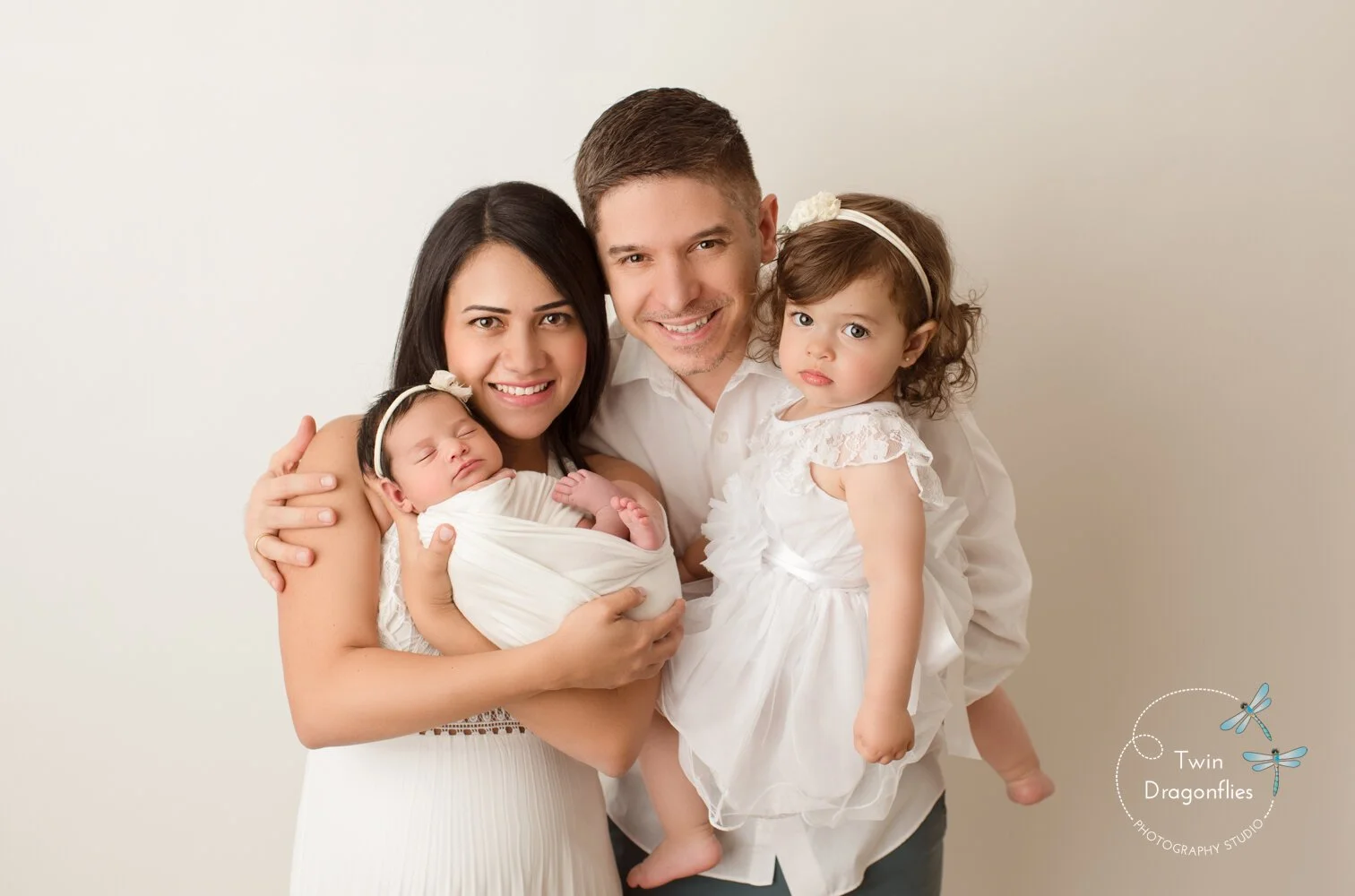 When to Book Newborn Photography in San Jose (And Why It Matters)