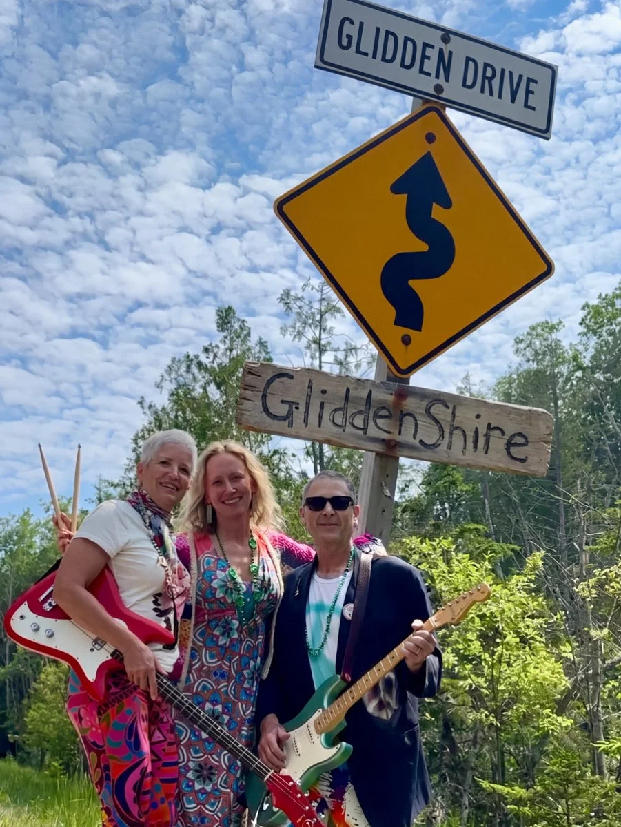 The Gliddiots play Gliddenshire (@ThePost)!