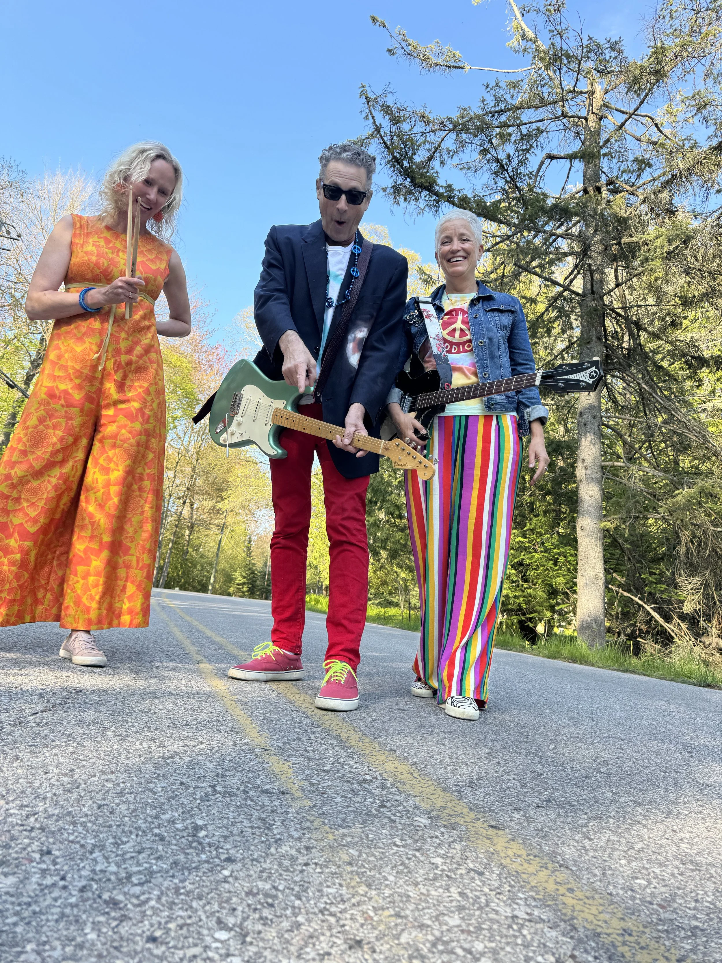 The Gliddiots Go To Town to “Do The Dromhus”