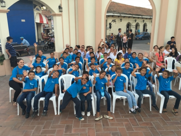 The kids on their first tour - we brought them by bus to the next town, Leon.
