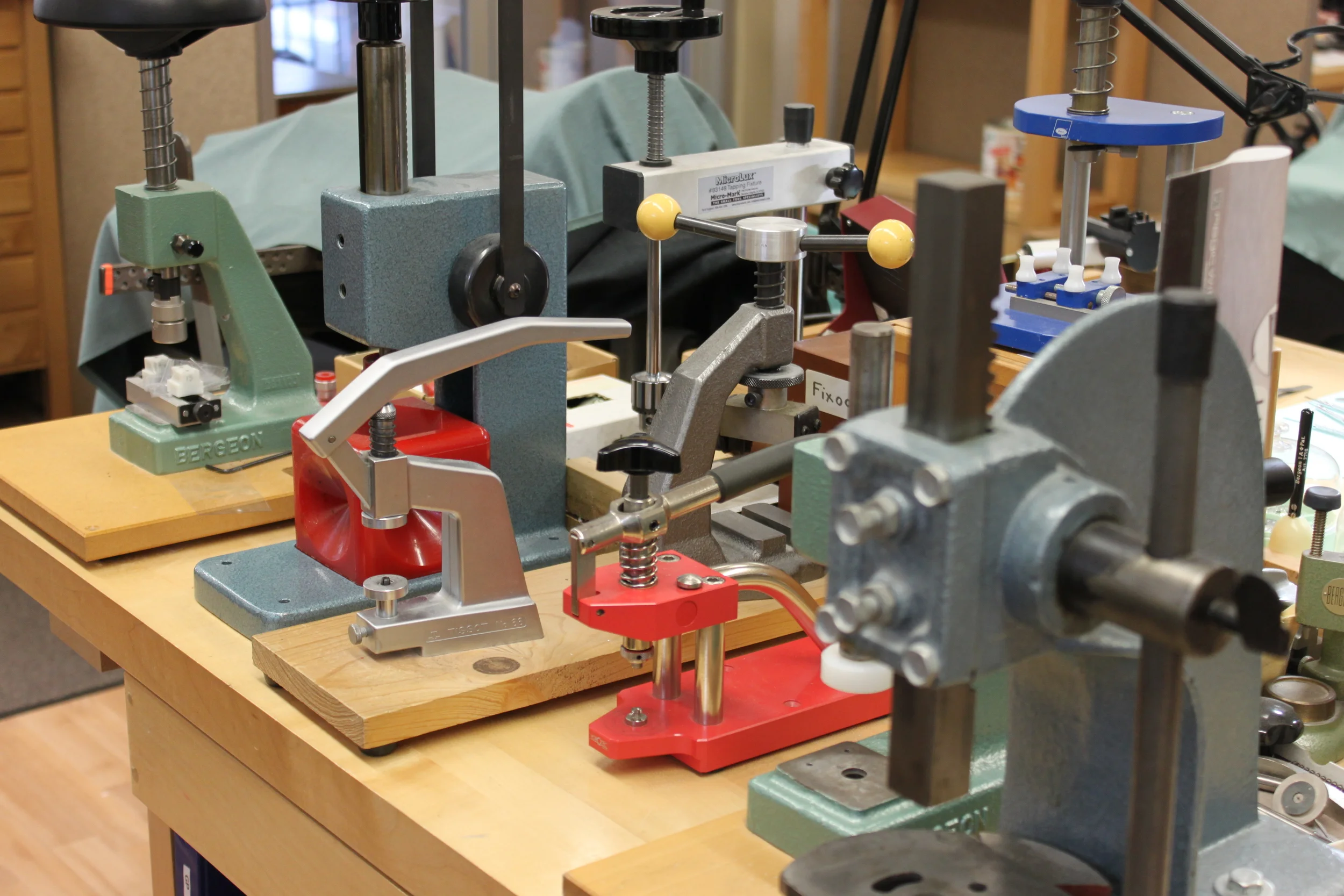 Case Opening and Closing Equipment