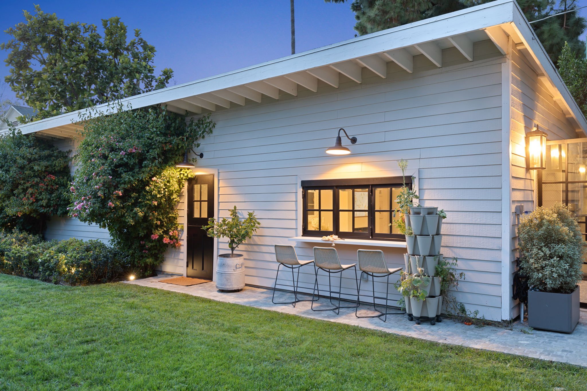 3-web-or-mls-548-s-van-ness-ave.jpg