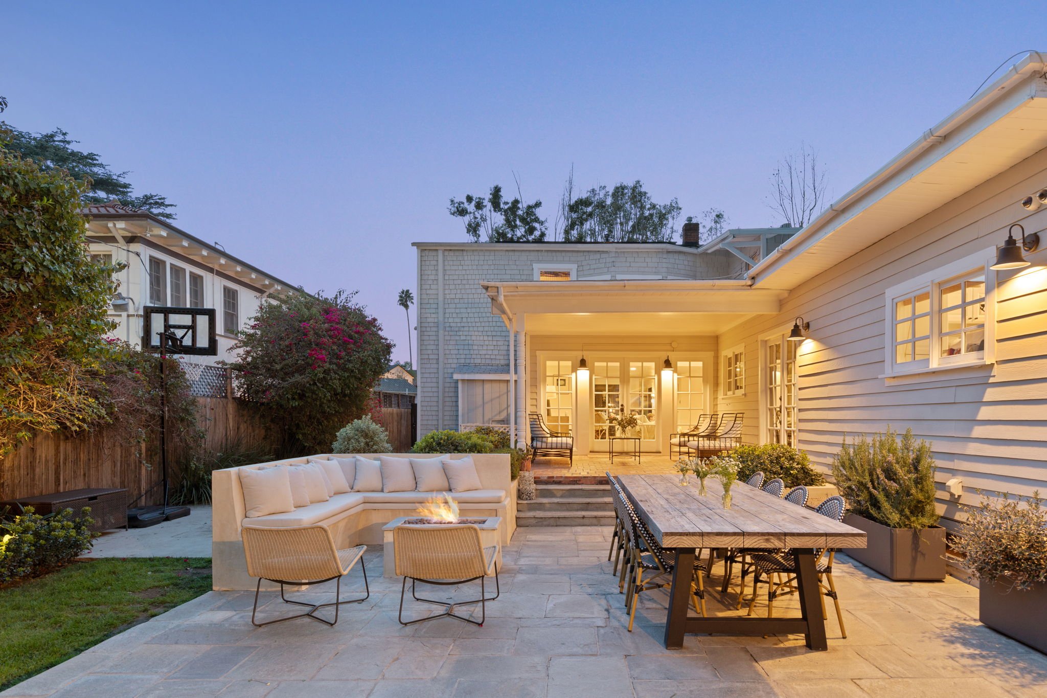 8-web-or-mls-548-s-van-ness-ave.jpg