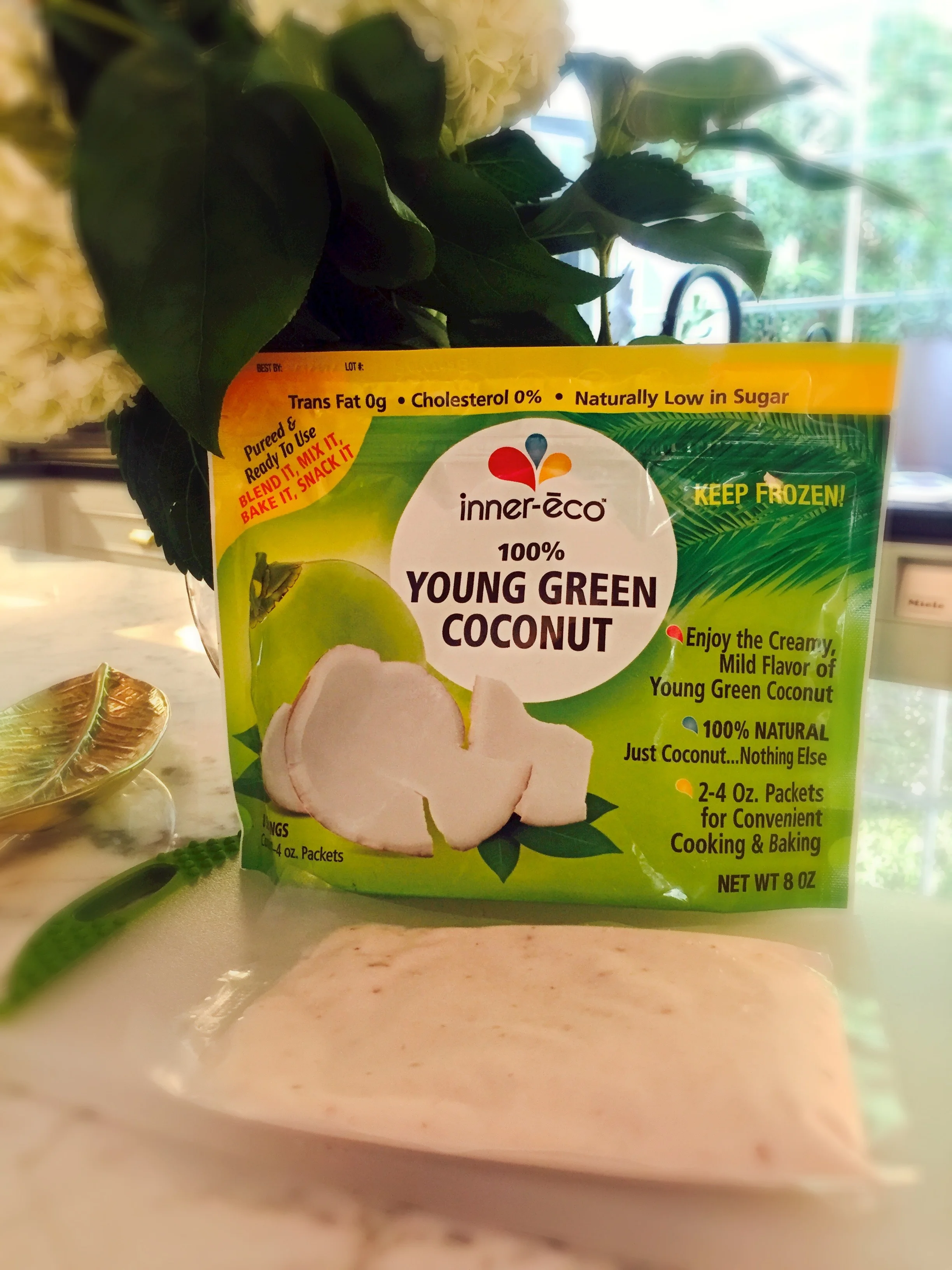 Ingredients: Young Green Coconut (1 packet) - Hawaiian Spirulina (1 teaspoon)- Blueberries - (many as you want) Add water to the consistency you prefer and shake in a little cinnamon.