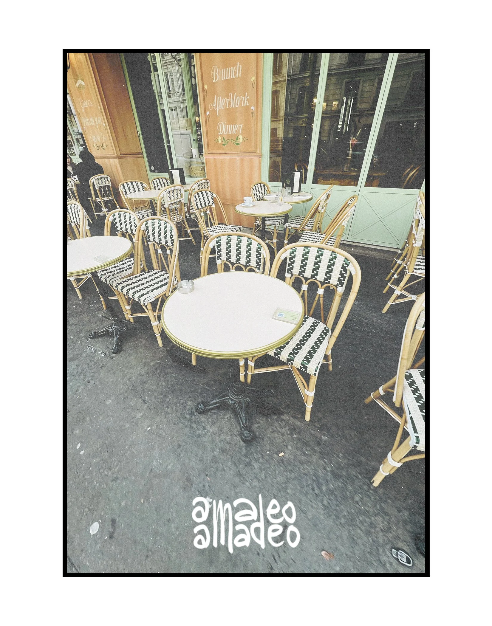 cafeseatingparis.jpg