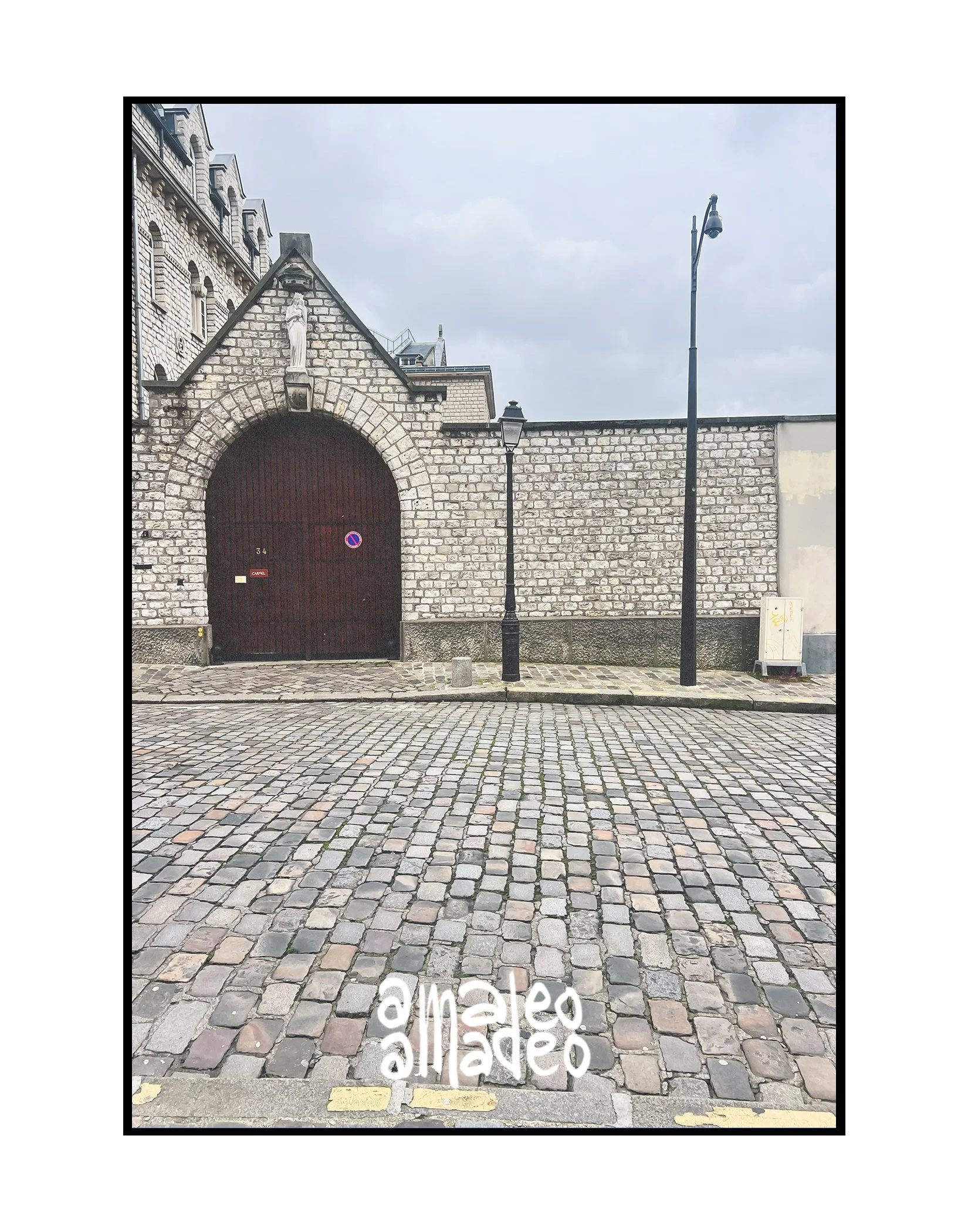 parisreddoor.jpg