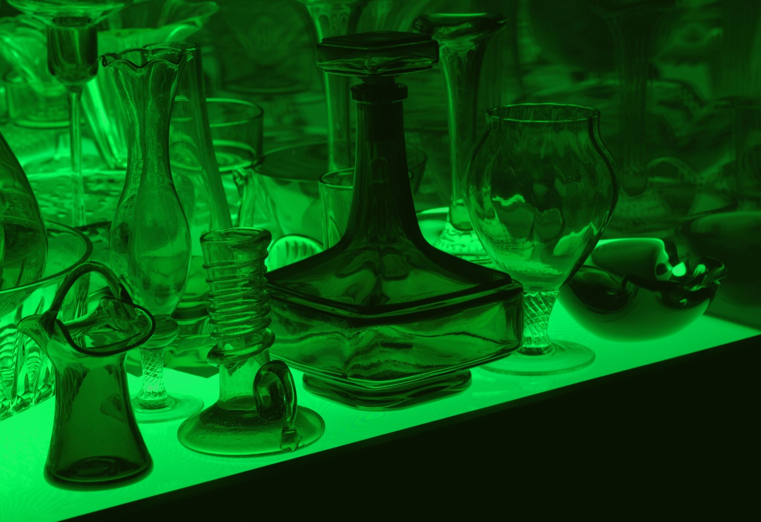 aladdin-greendetail2_copy.jpg