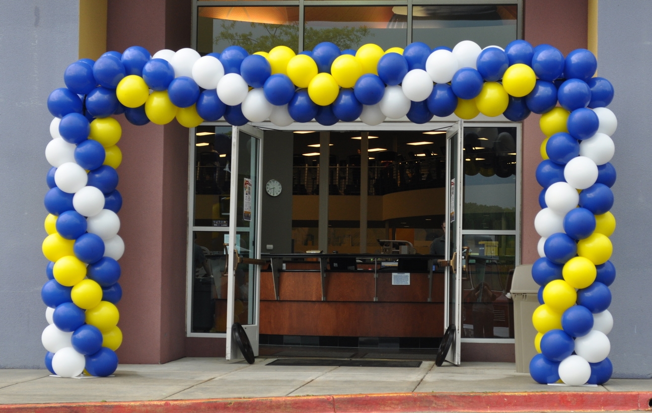 Balloon entranceway for LA Fitness