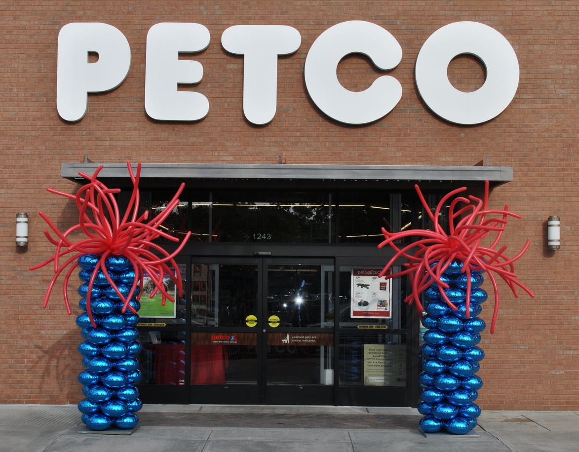Balloon decor for Petco