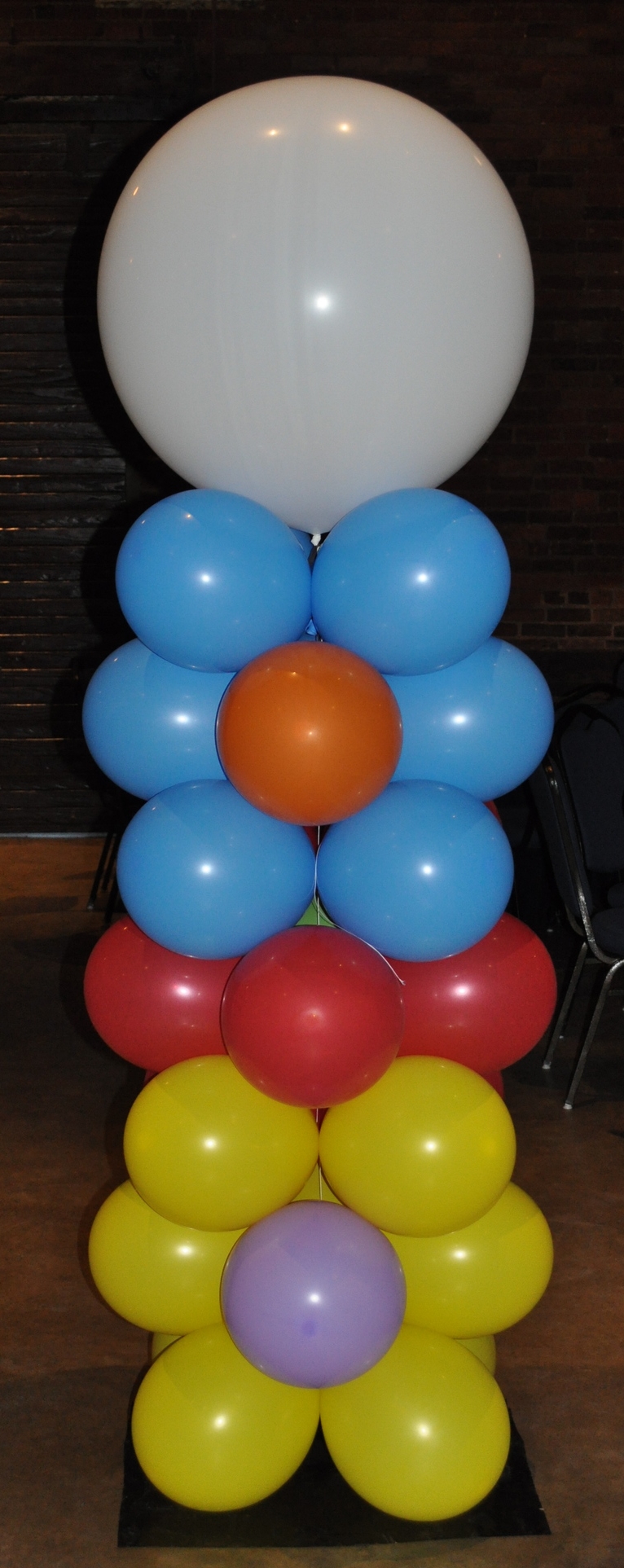 Circus-themed prom balloon column