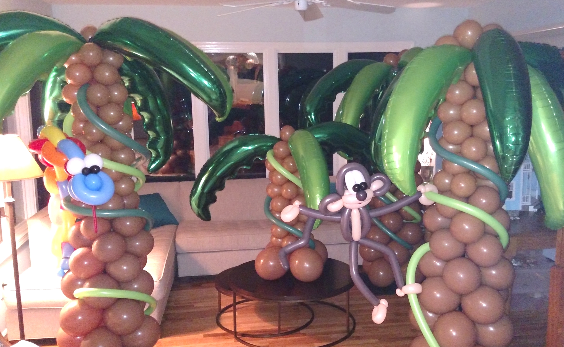 Jungle themed birthday party balloon jungle room