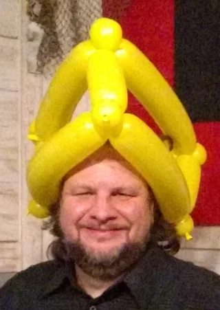 balloon_green_bay_cheesehead_hat.jpg