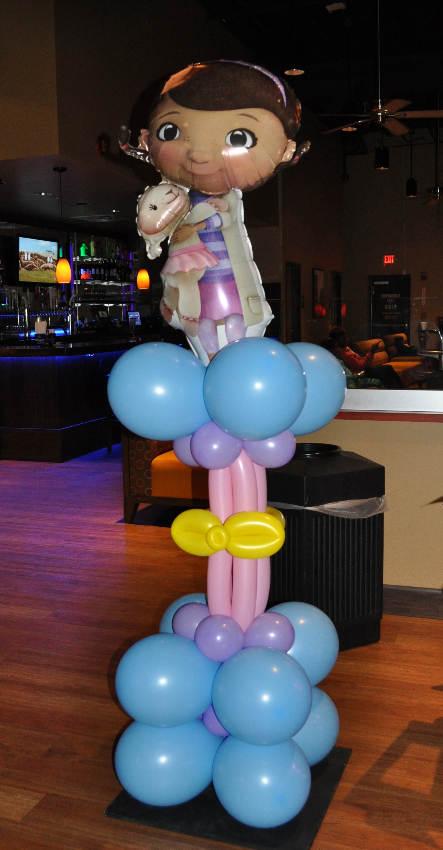 Doc McStuffins birthday baloon column