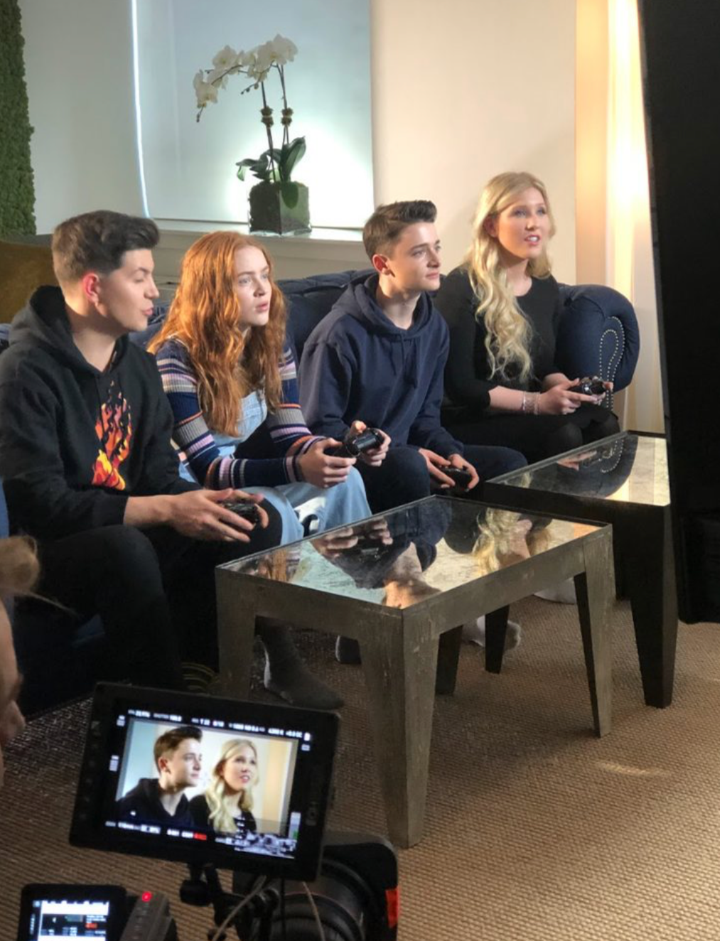 Sadie Sink &amp; Noah Schnapp — EA Games