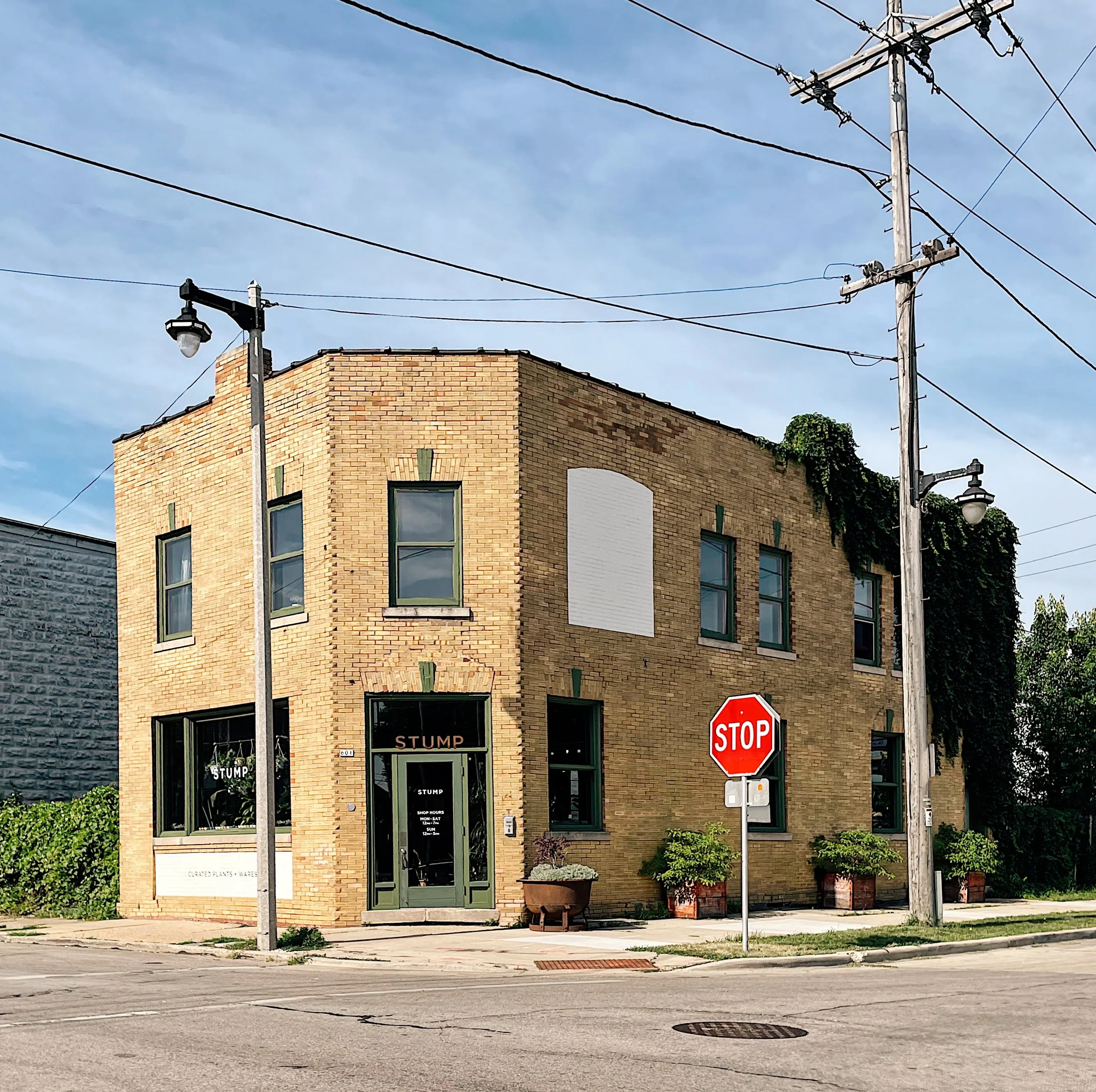 MILWAUKEE, WISCONSIN WALKER'S POINT — STUMP ‣ PLANTS · WARES · COMMUNITY