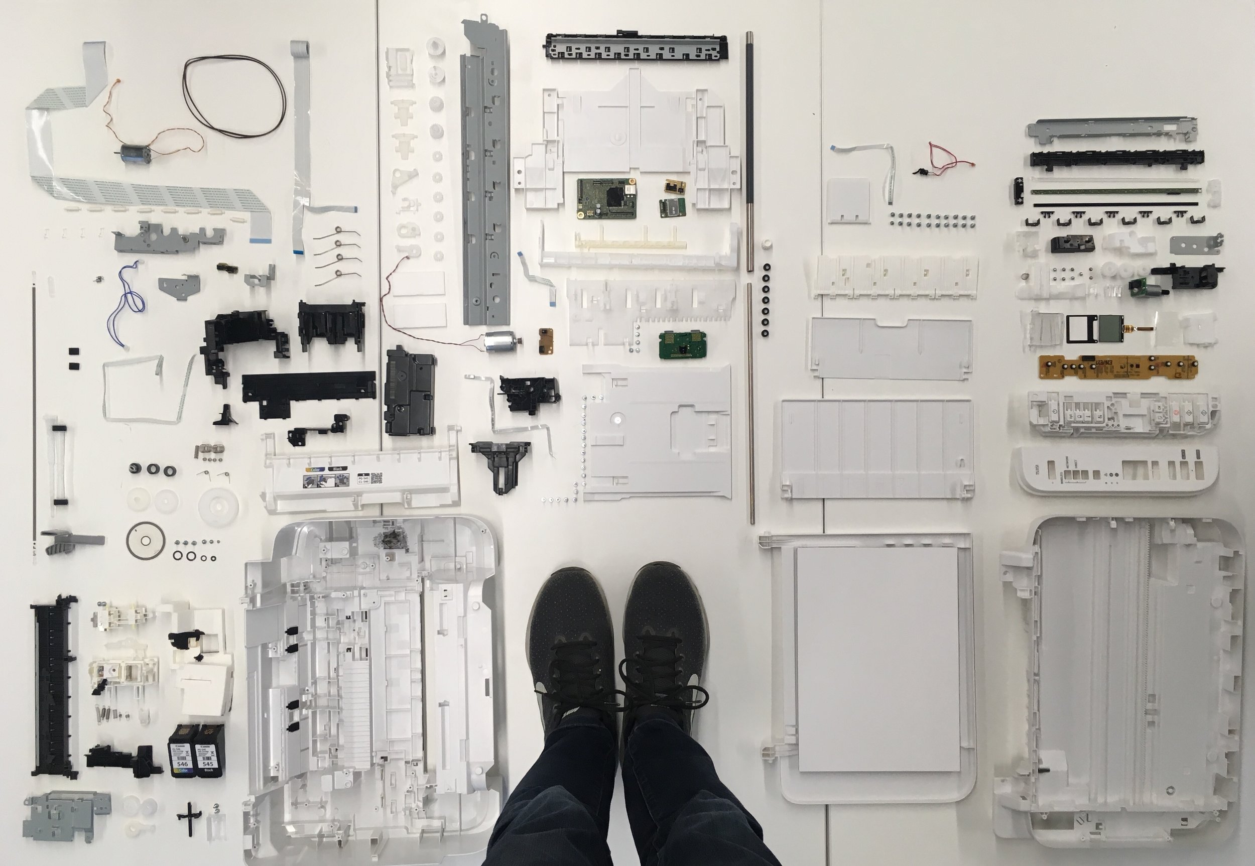  Flat lay of all the components of the printer 