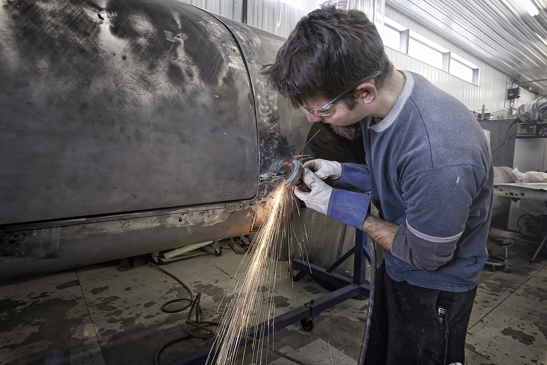 Ron Thomas Speedster Pete with grinder right.jpg