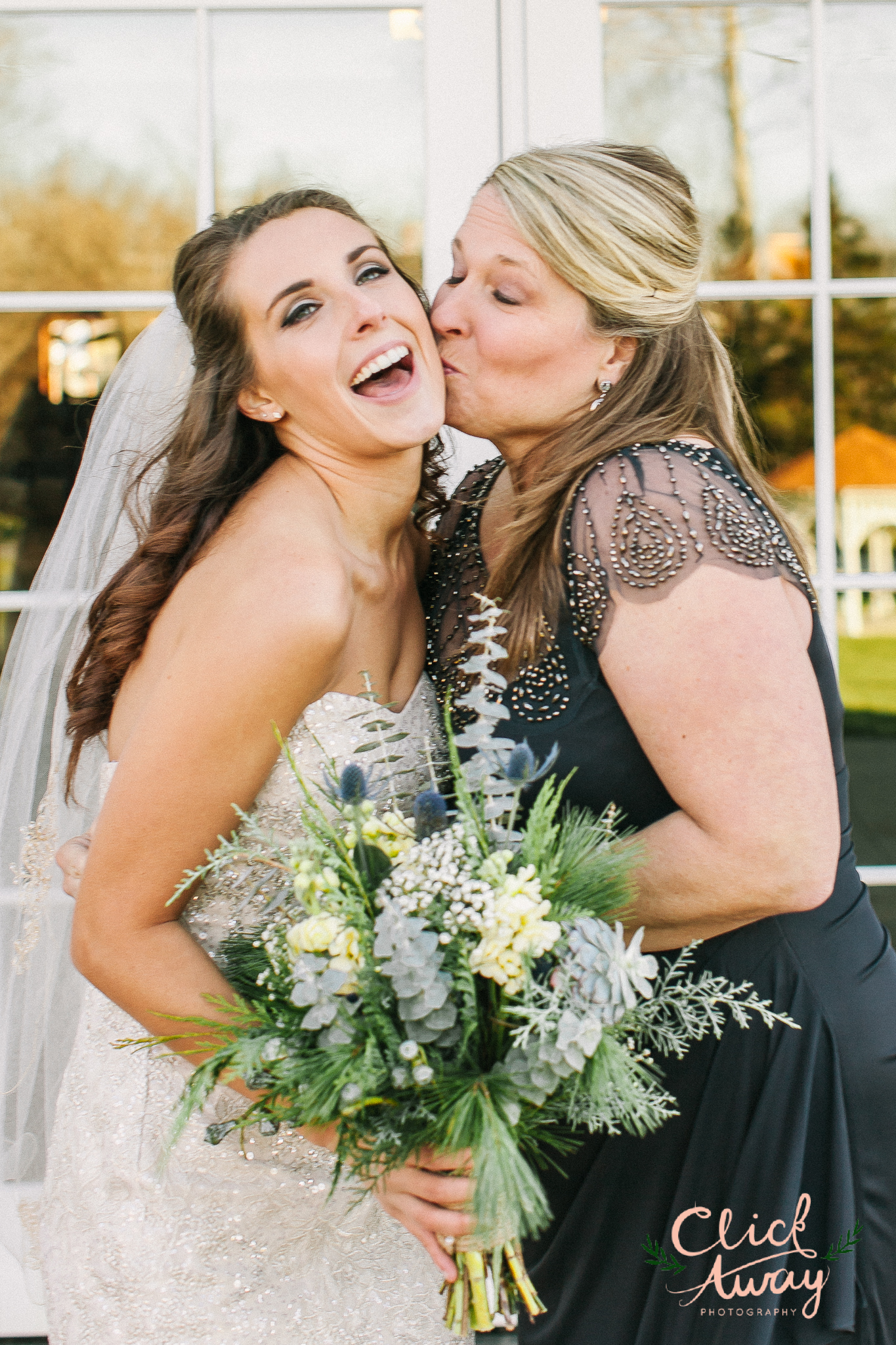 bride with mother portrait idea