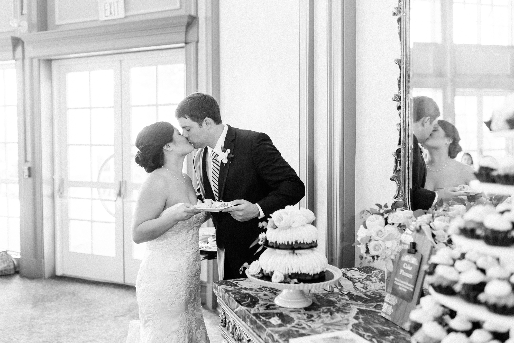 bride and groom cake cutting