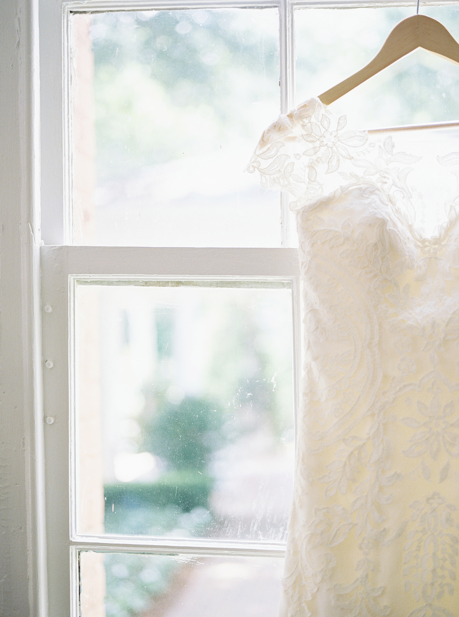 lace on wedding dress